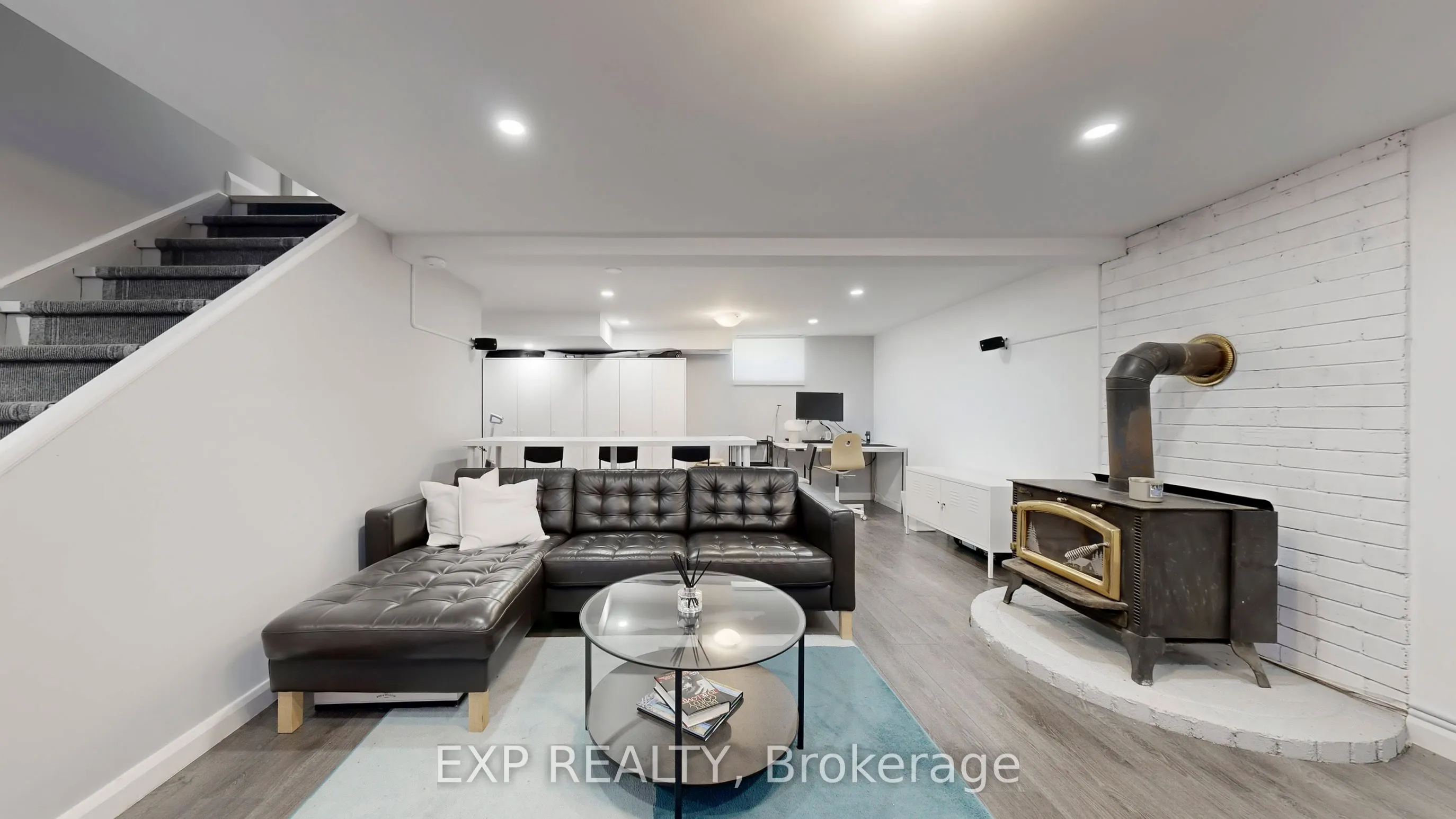 476 Aleah Crescent