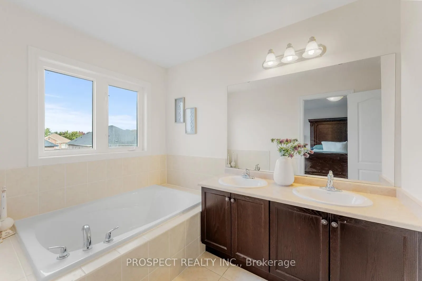 22 Worthview Drive