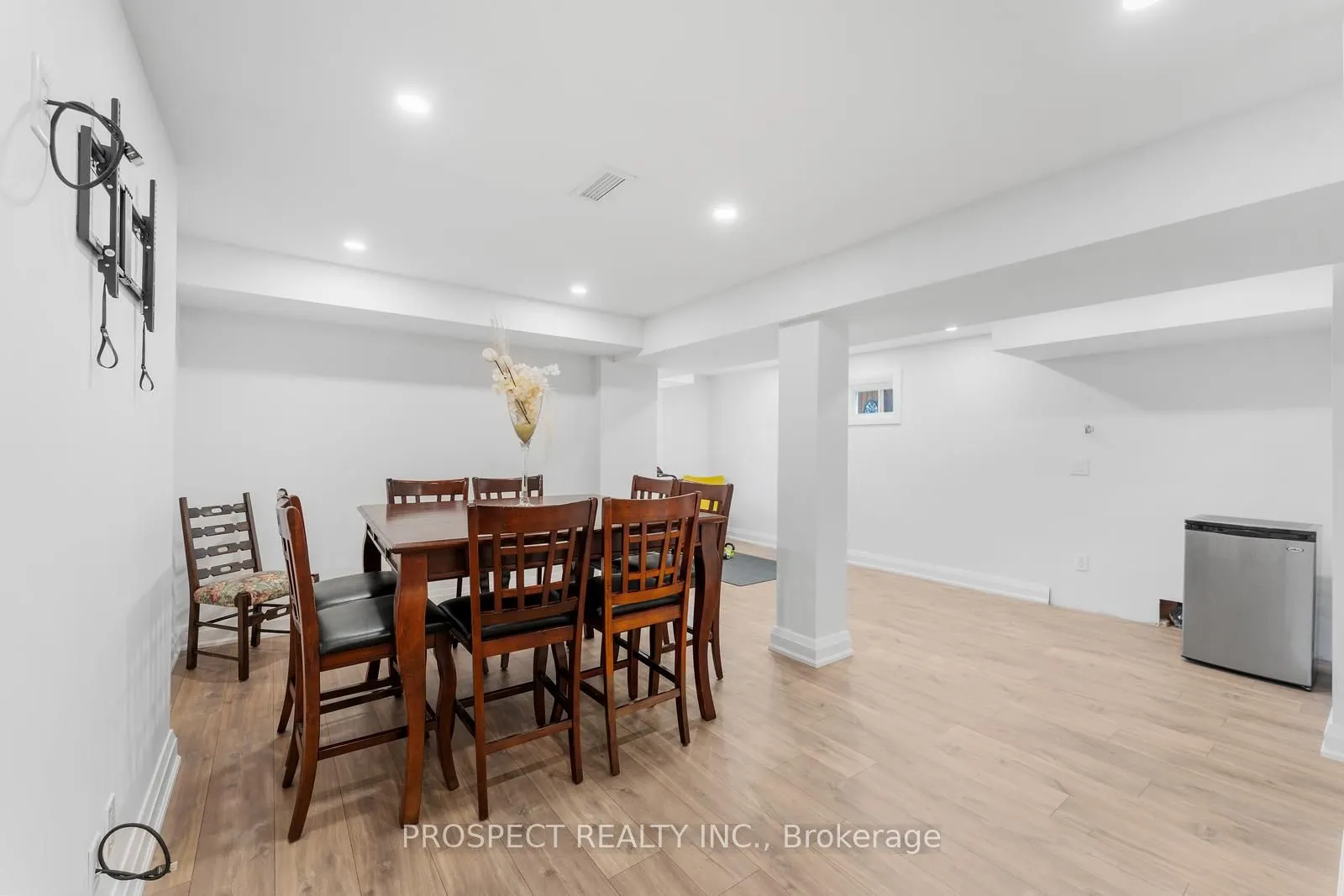 22 Worthview Drive