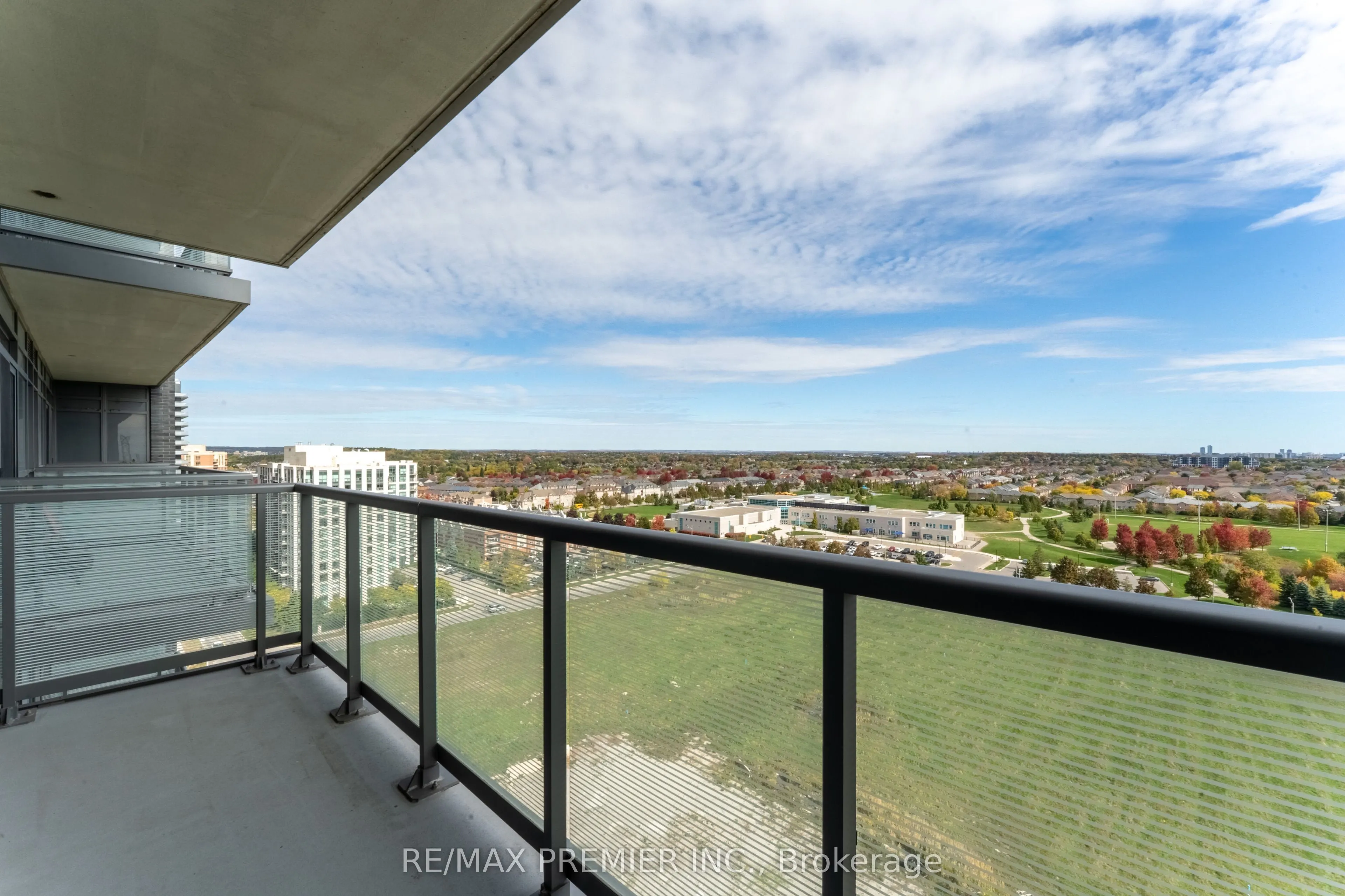 55 Oneida Crescent, #1401