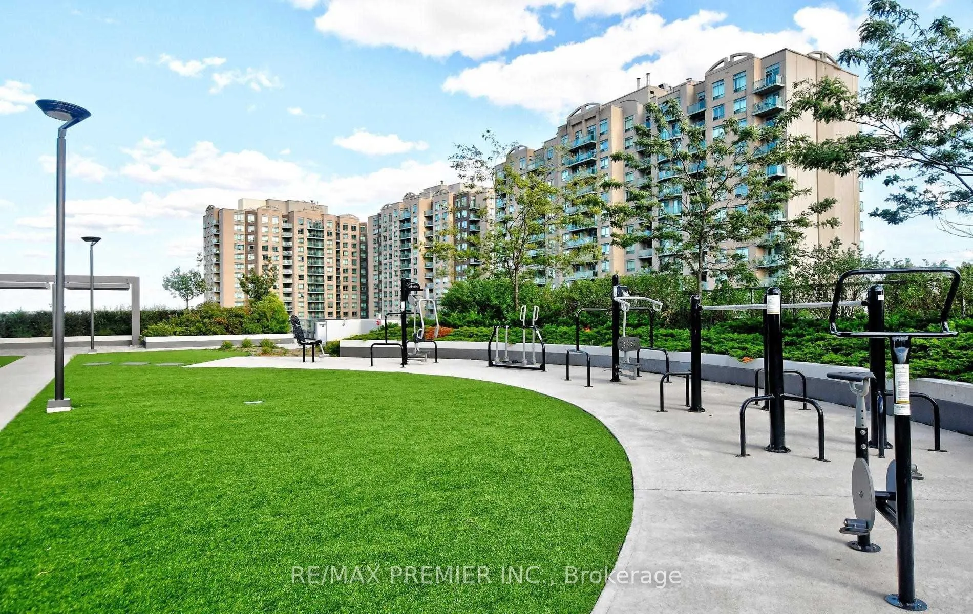 55 Oneida Crescent, #1401