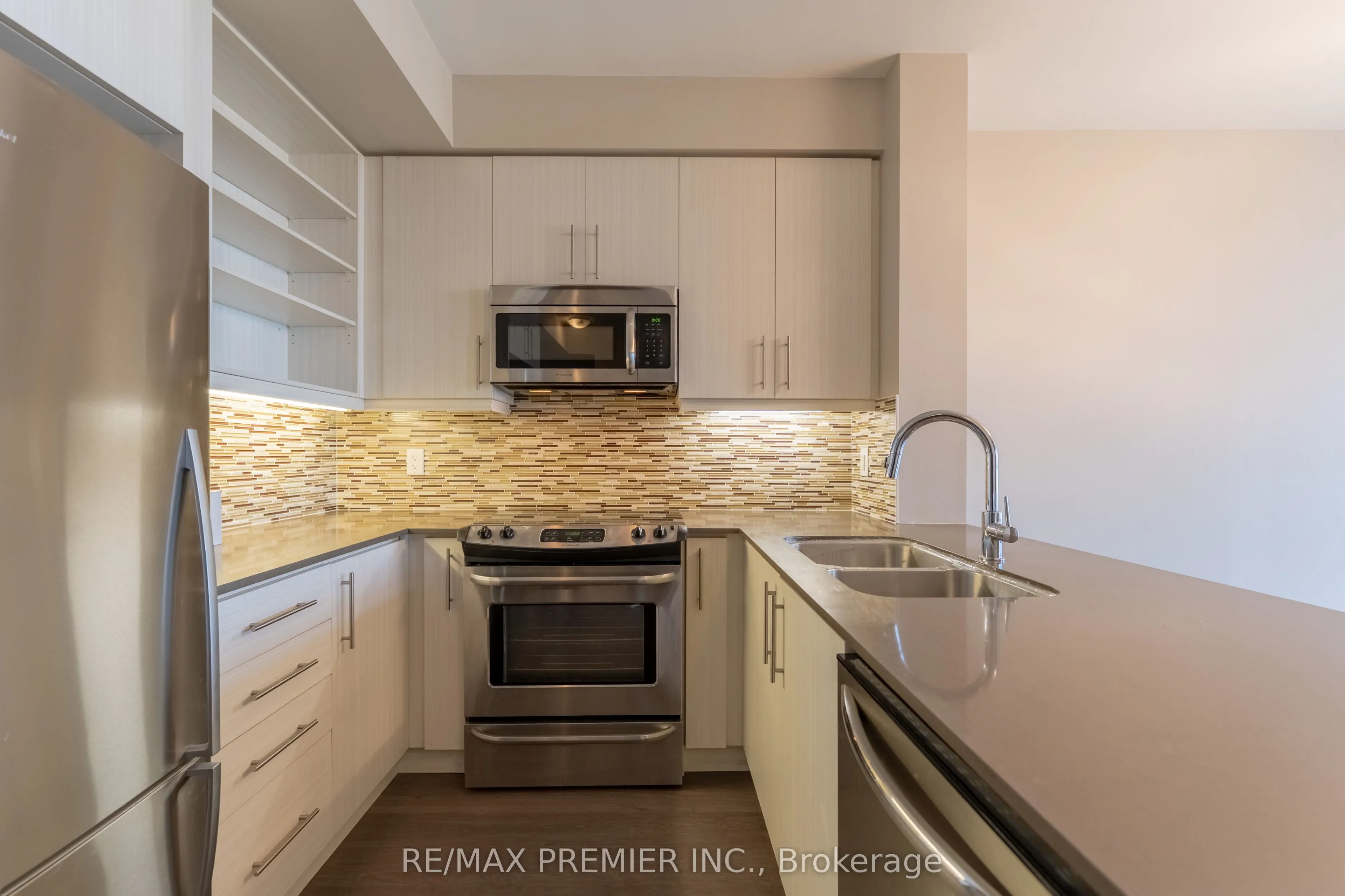 55 Oneida Crescent, #1401