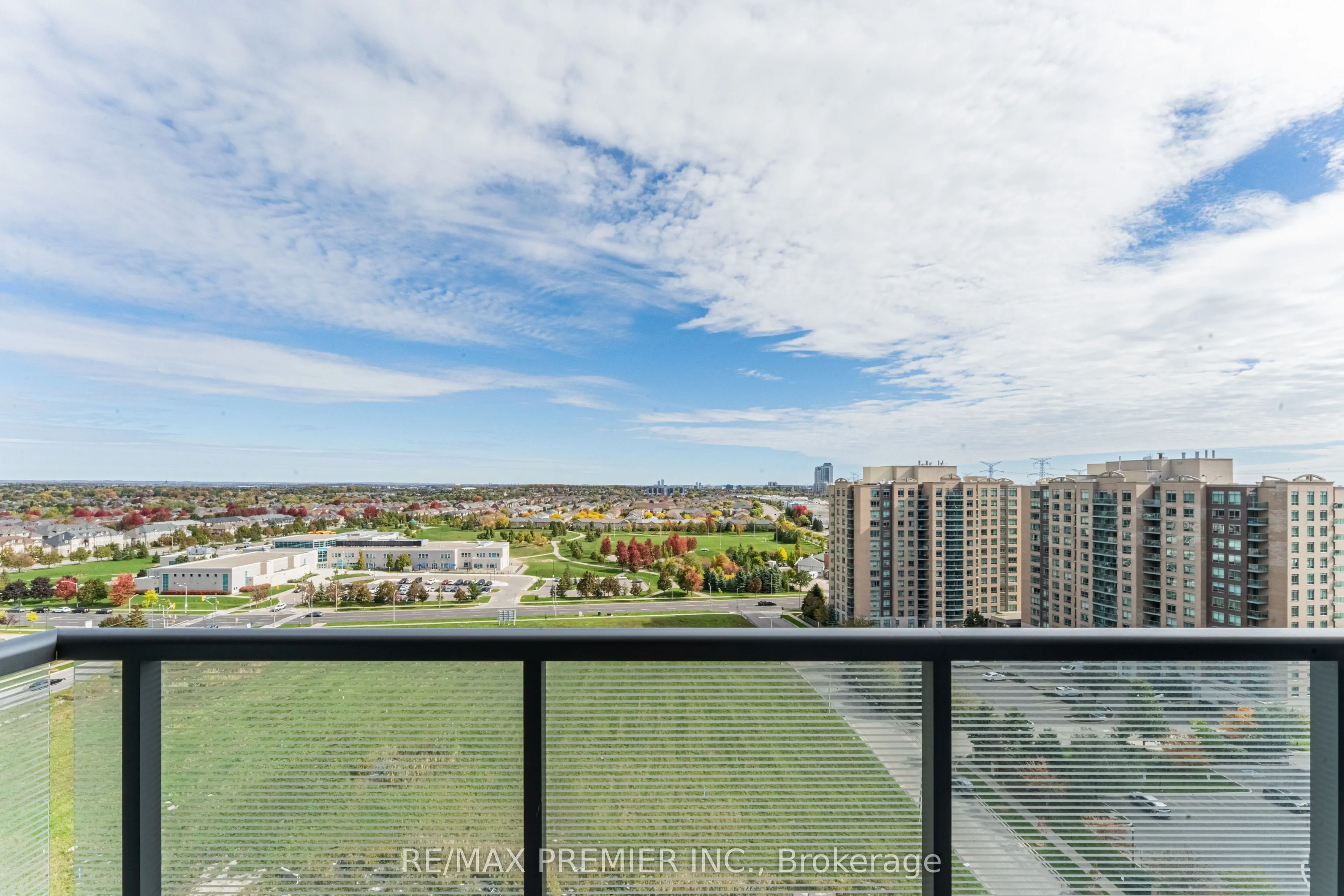 55 Oneida Crescent, #1401