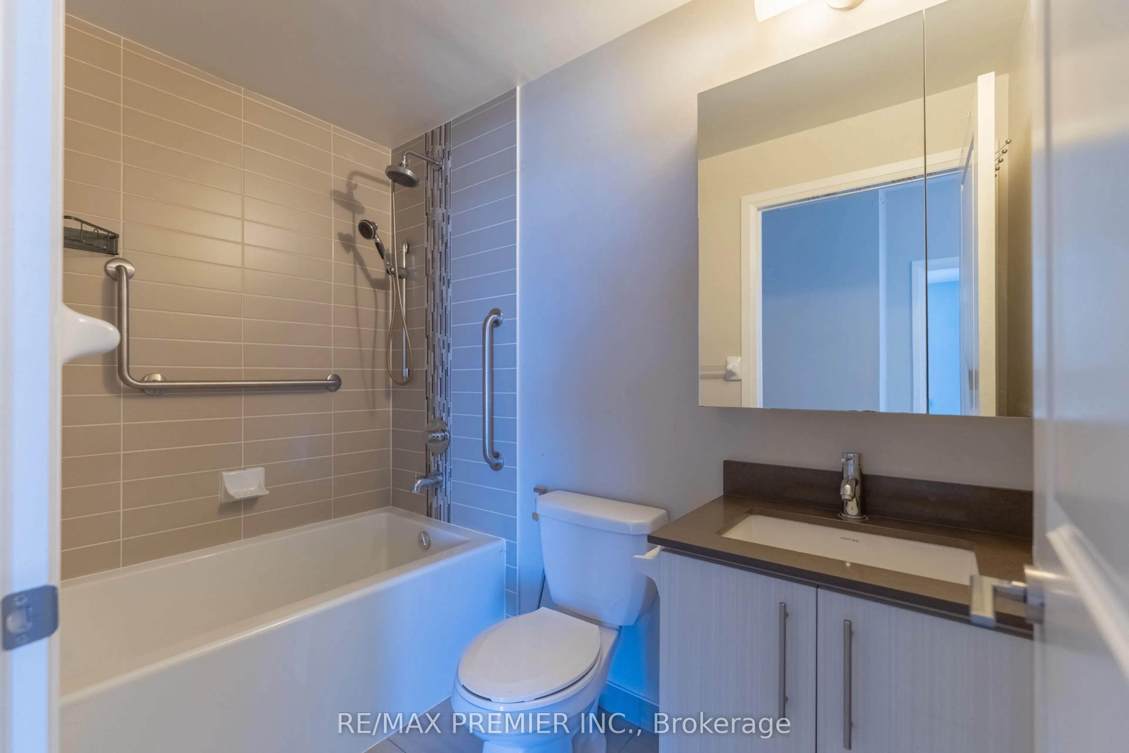 55 Oneida Crescent, #1401
