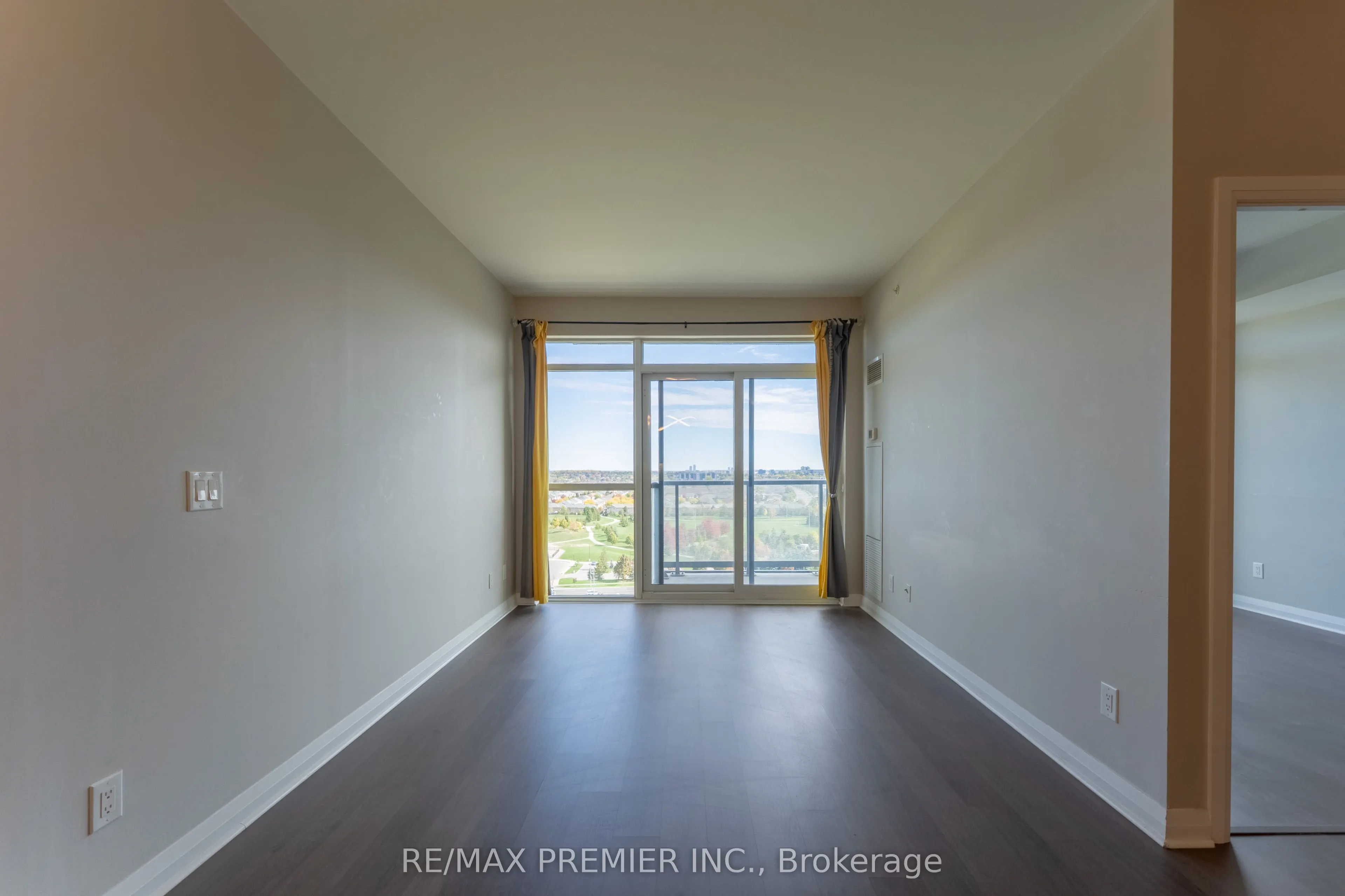 55 Oneida Crescent, #1401