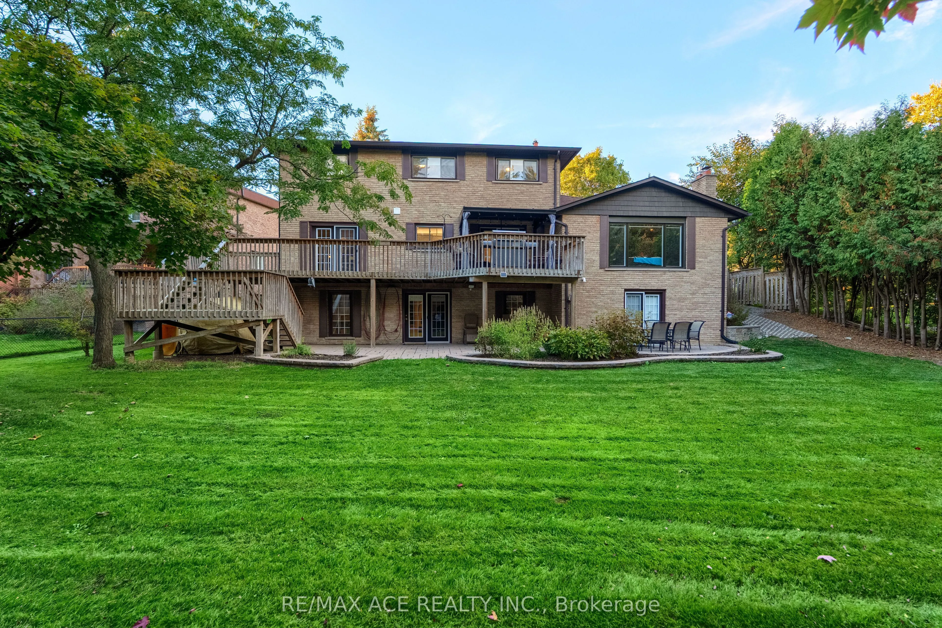 17 Black Willow Court