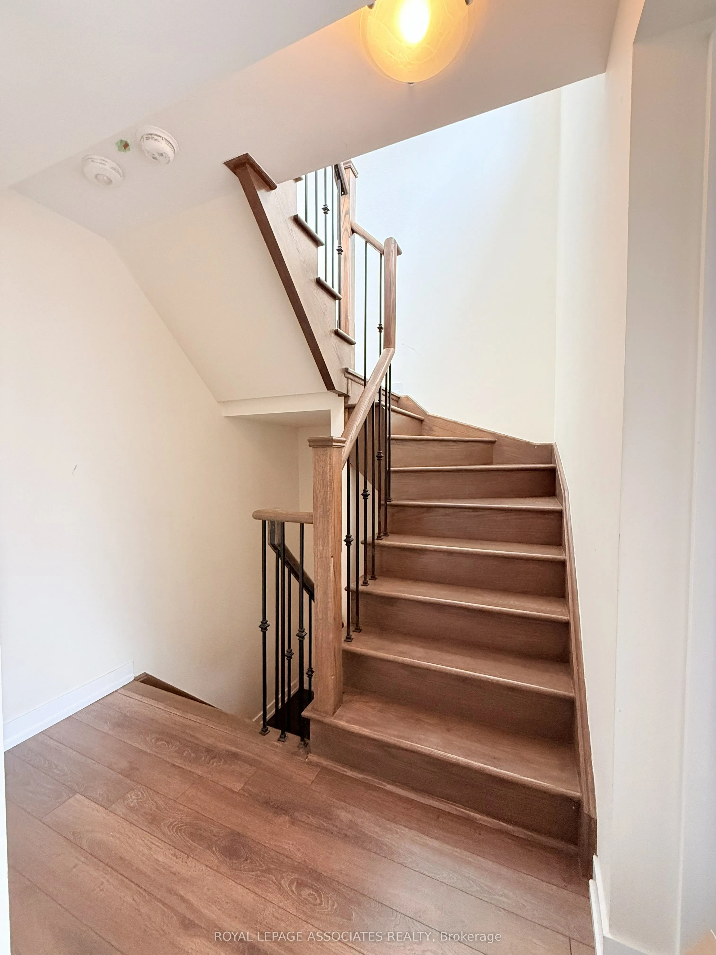 20 Westmeath Lane, #2318