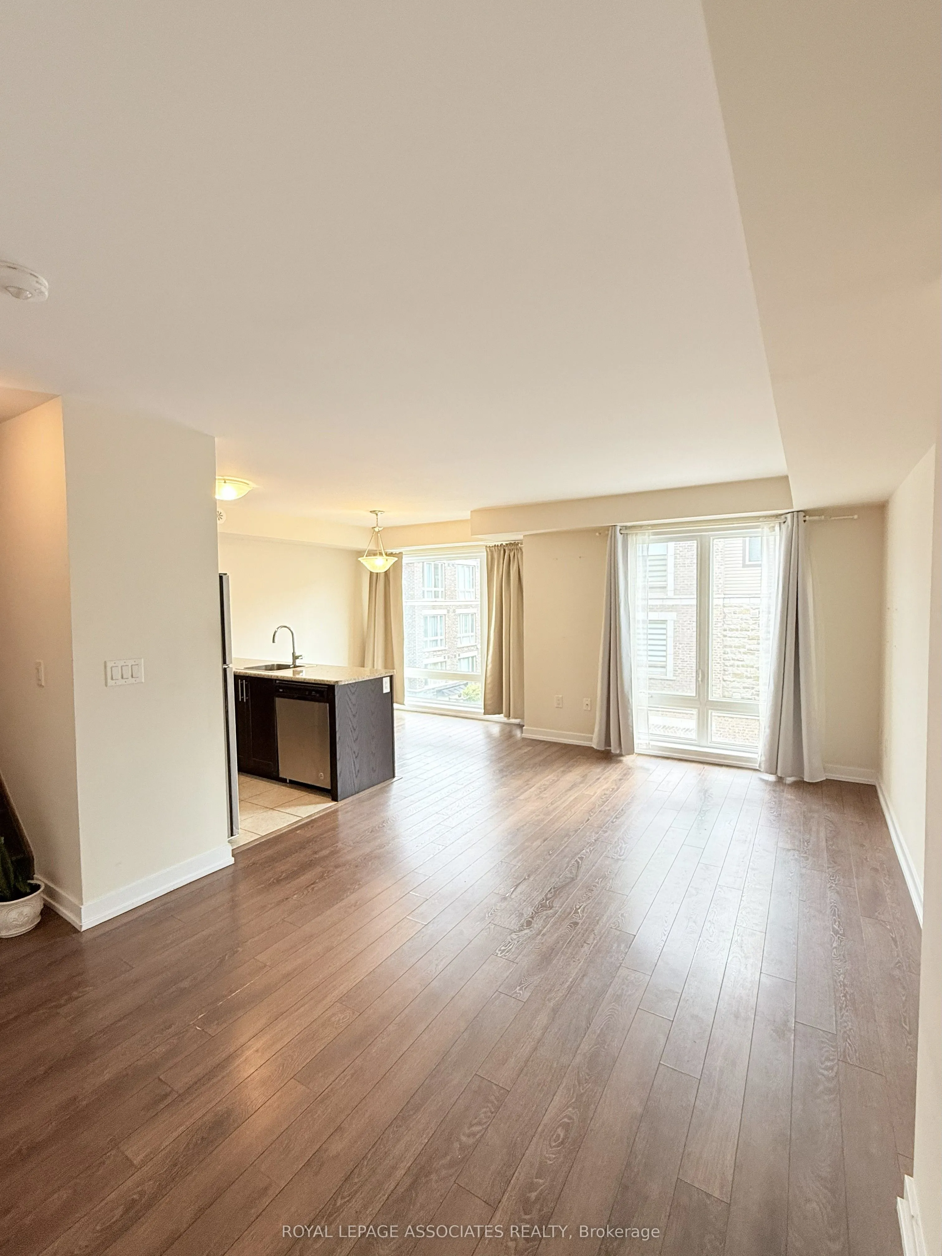 20 Westmeath Lane, #2318