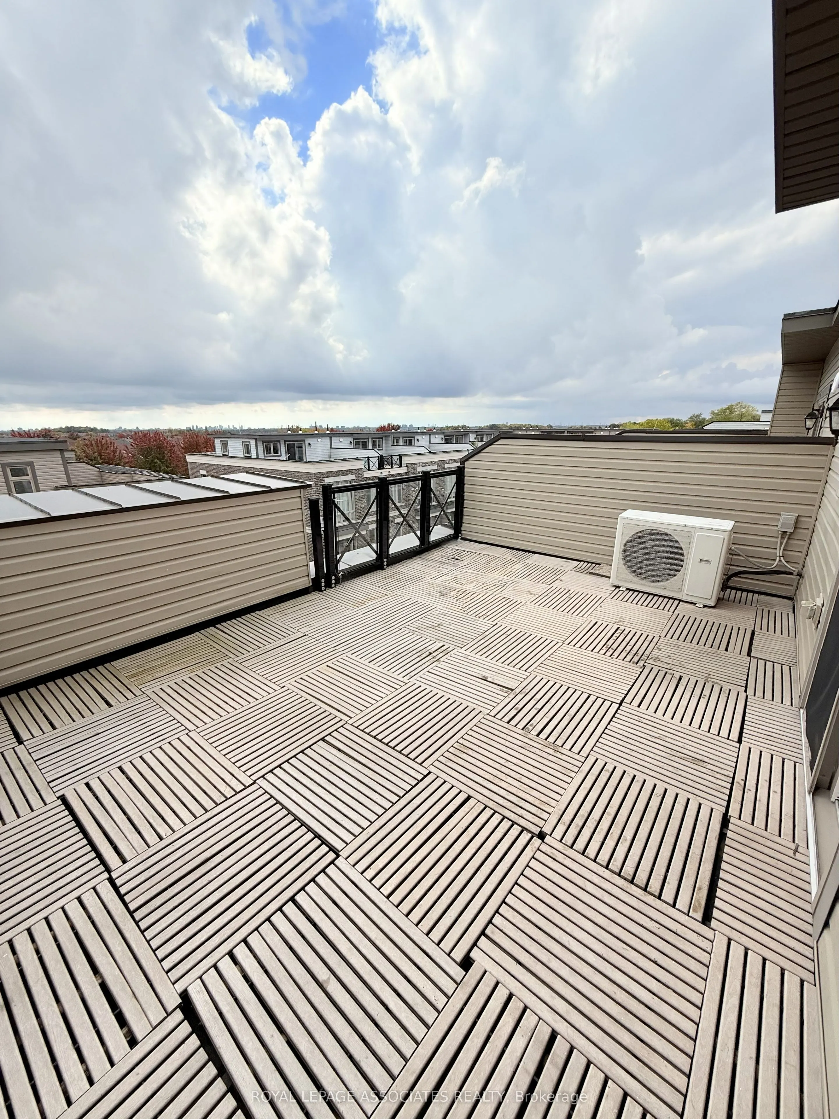 20 Westmeath Lane, #2318
