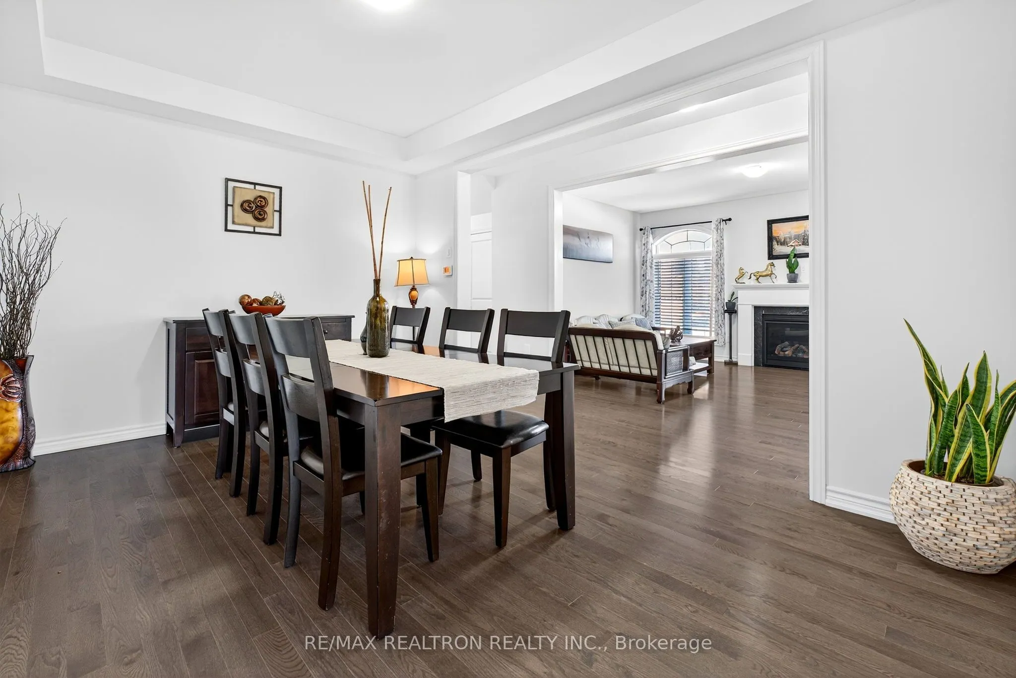 250 FERRAGINE Crescent