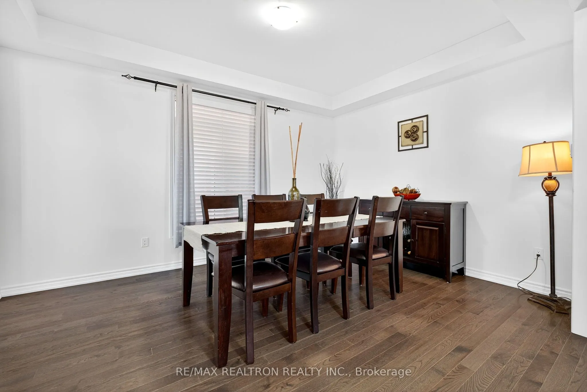 250 FERRAGINE Crescent