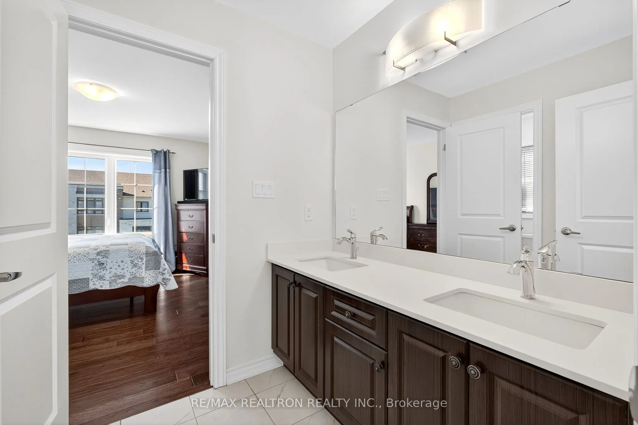 250 FERRAGINE Crescent