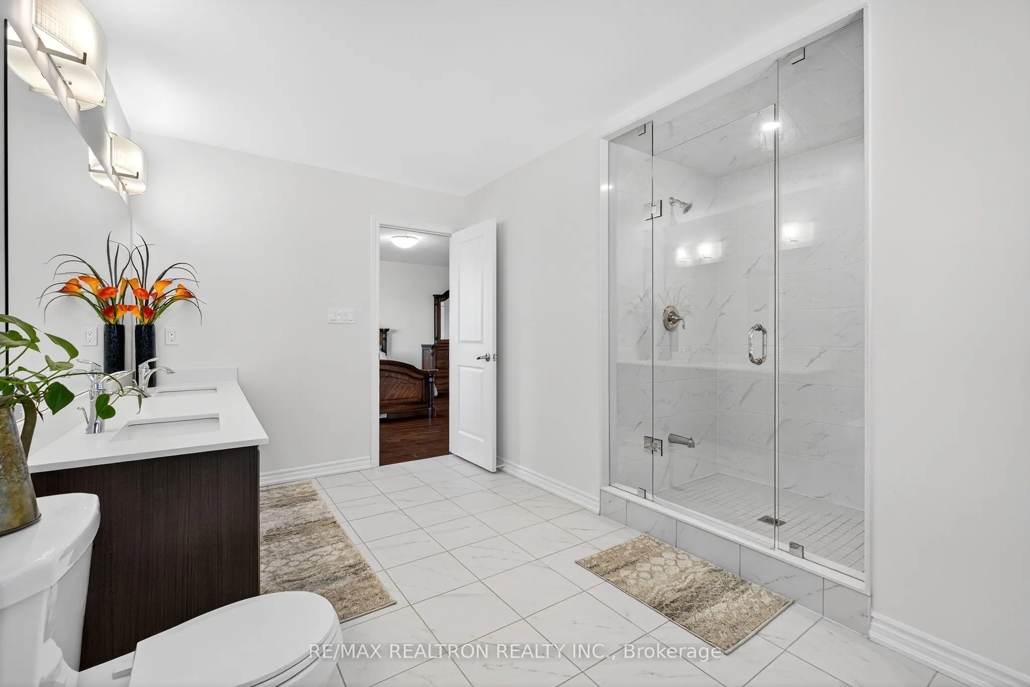 250 FERRAGINE Crescent