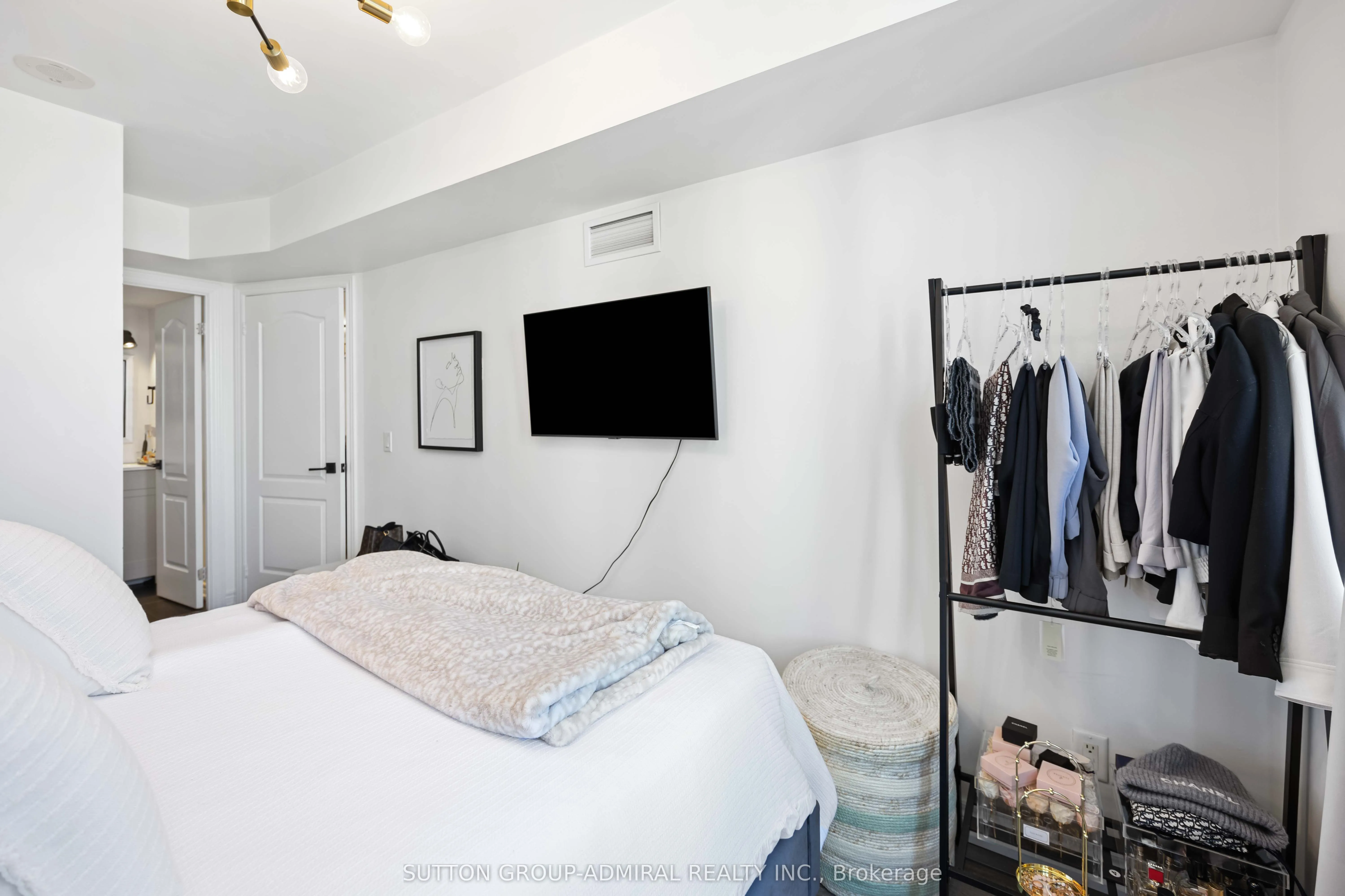 50 Disera Drive, #1109