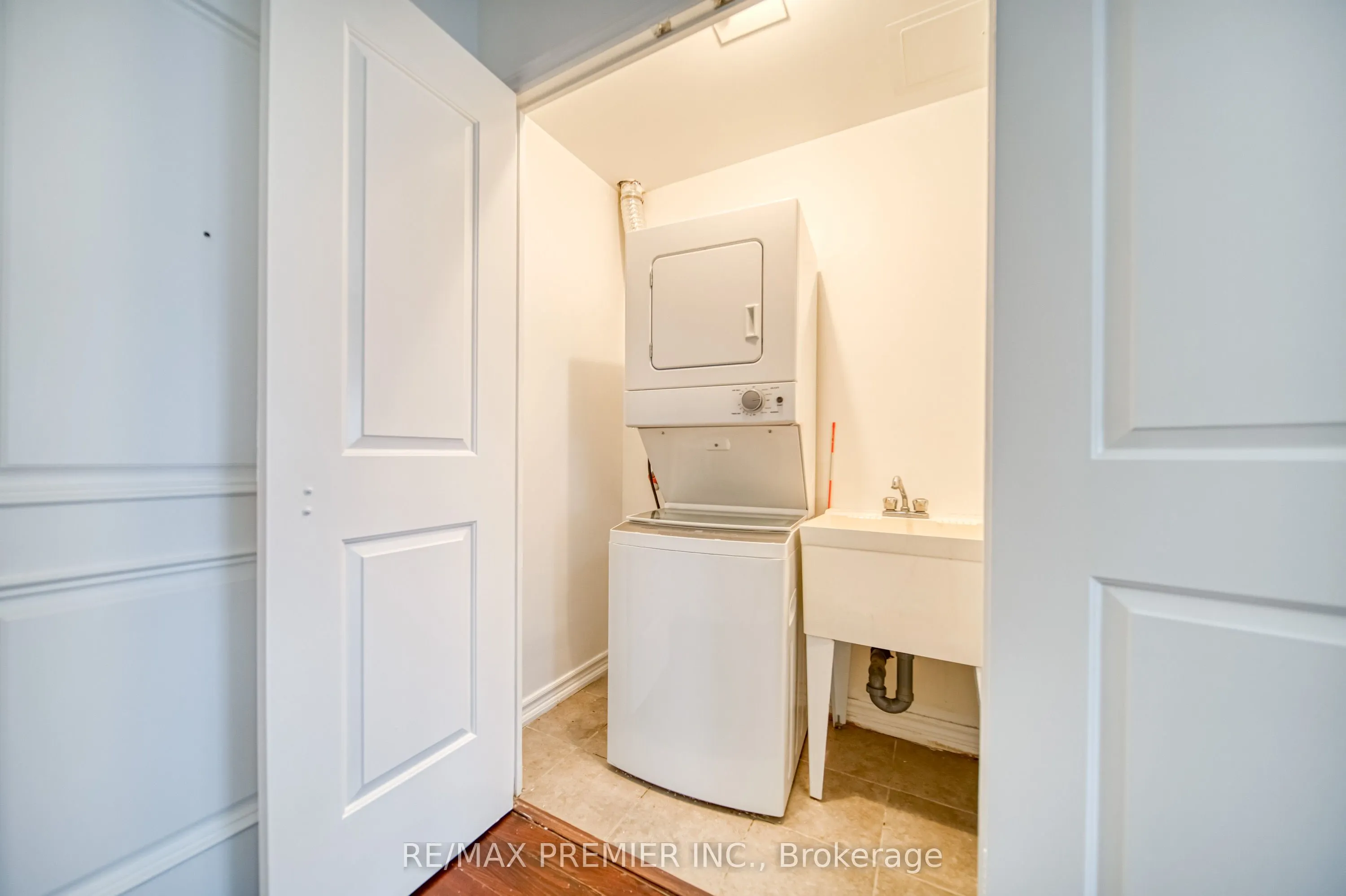 9235 Jane Street, #1201