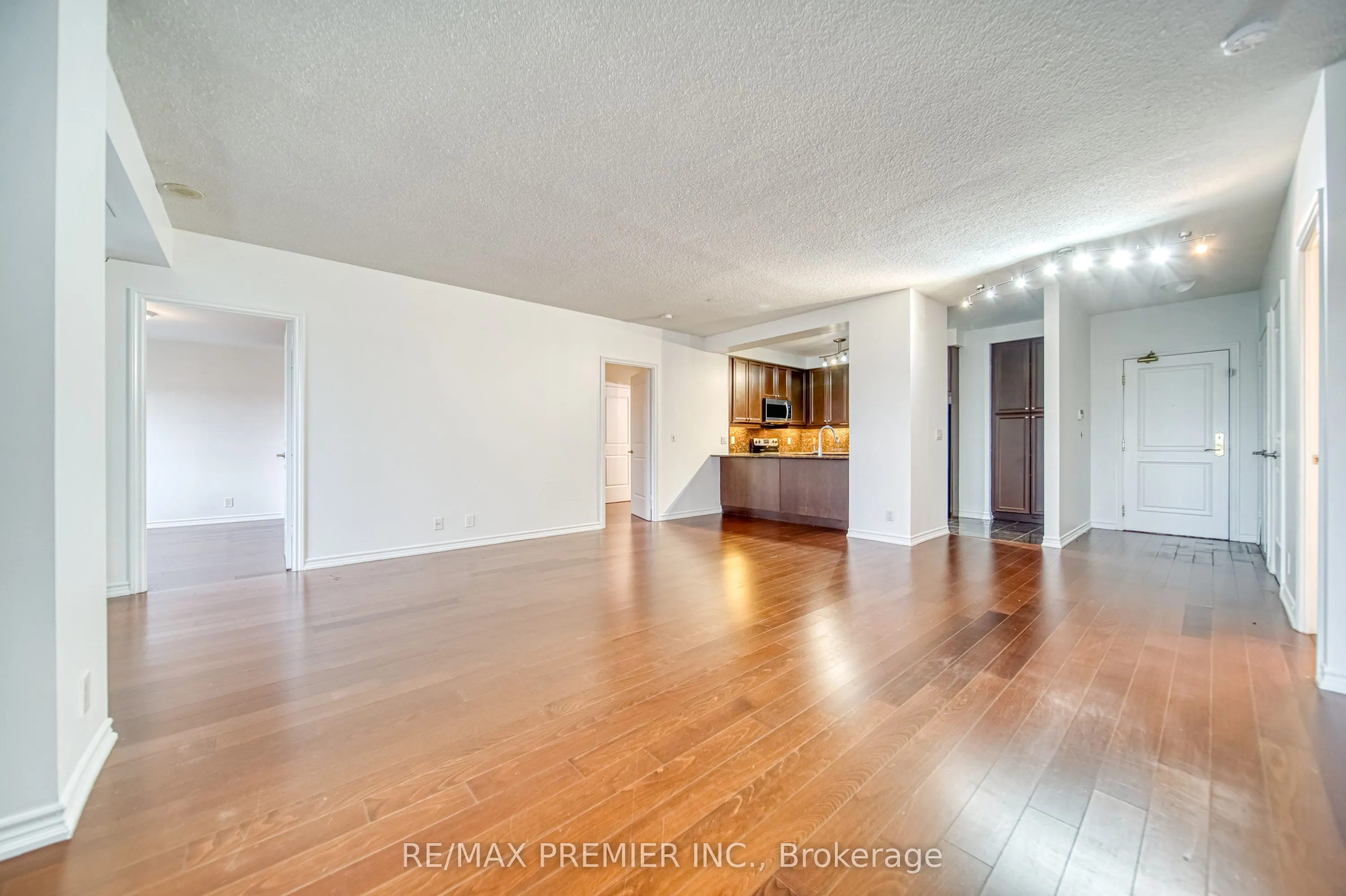 9235 Jane Street, #1201
