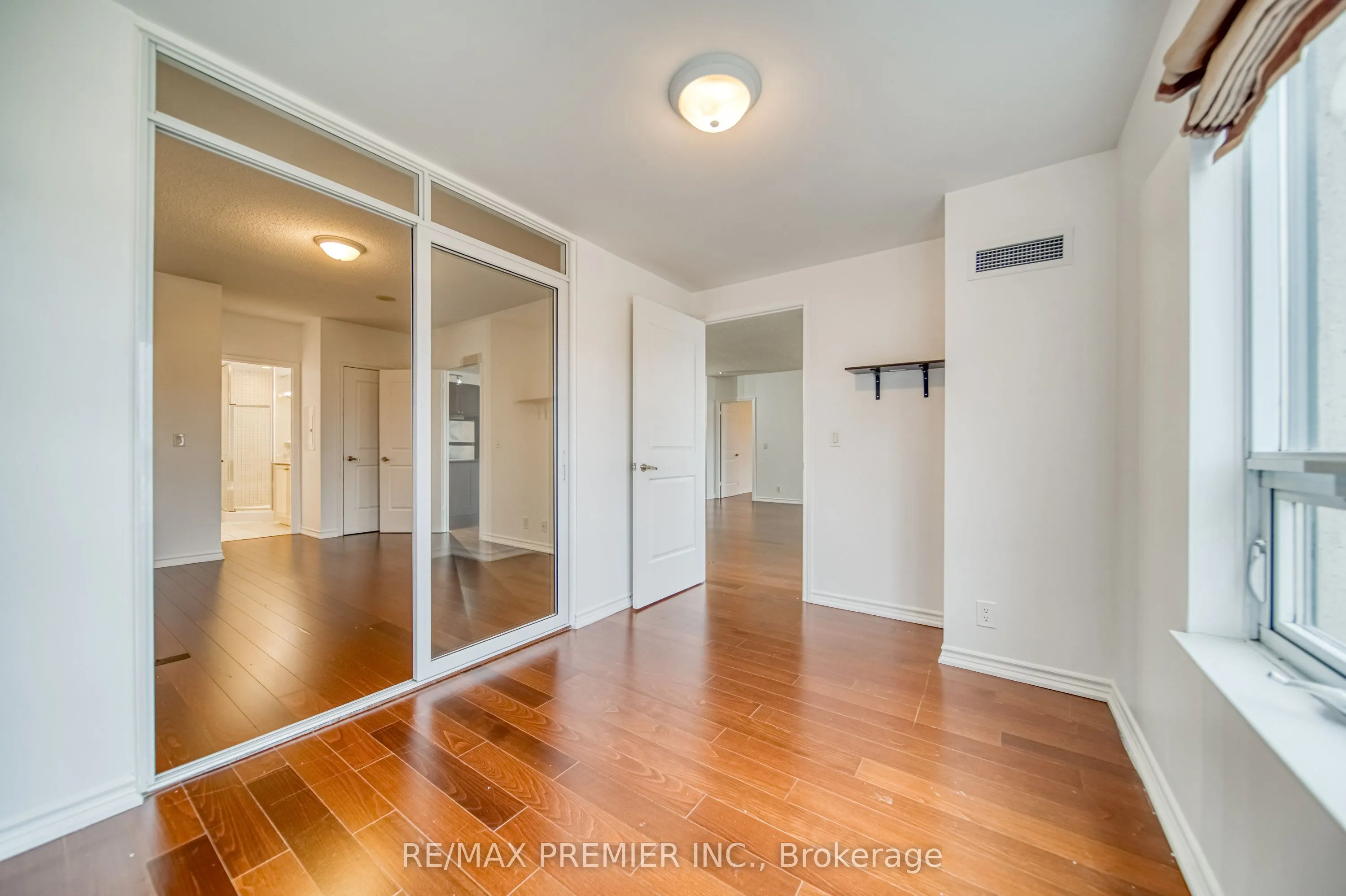 9235 Jane Street, #1201