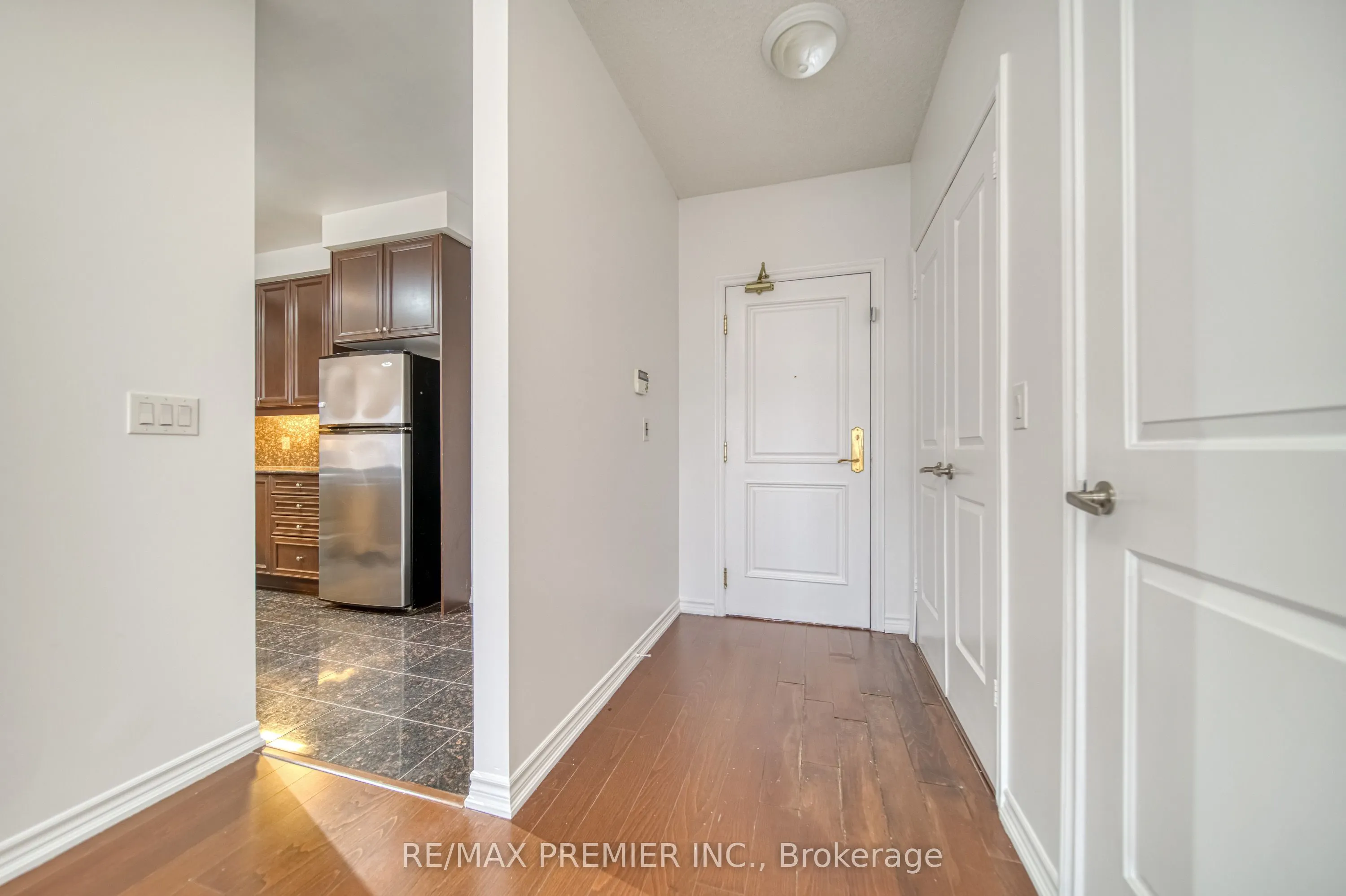 9235 Jane Street, #1201
