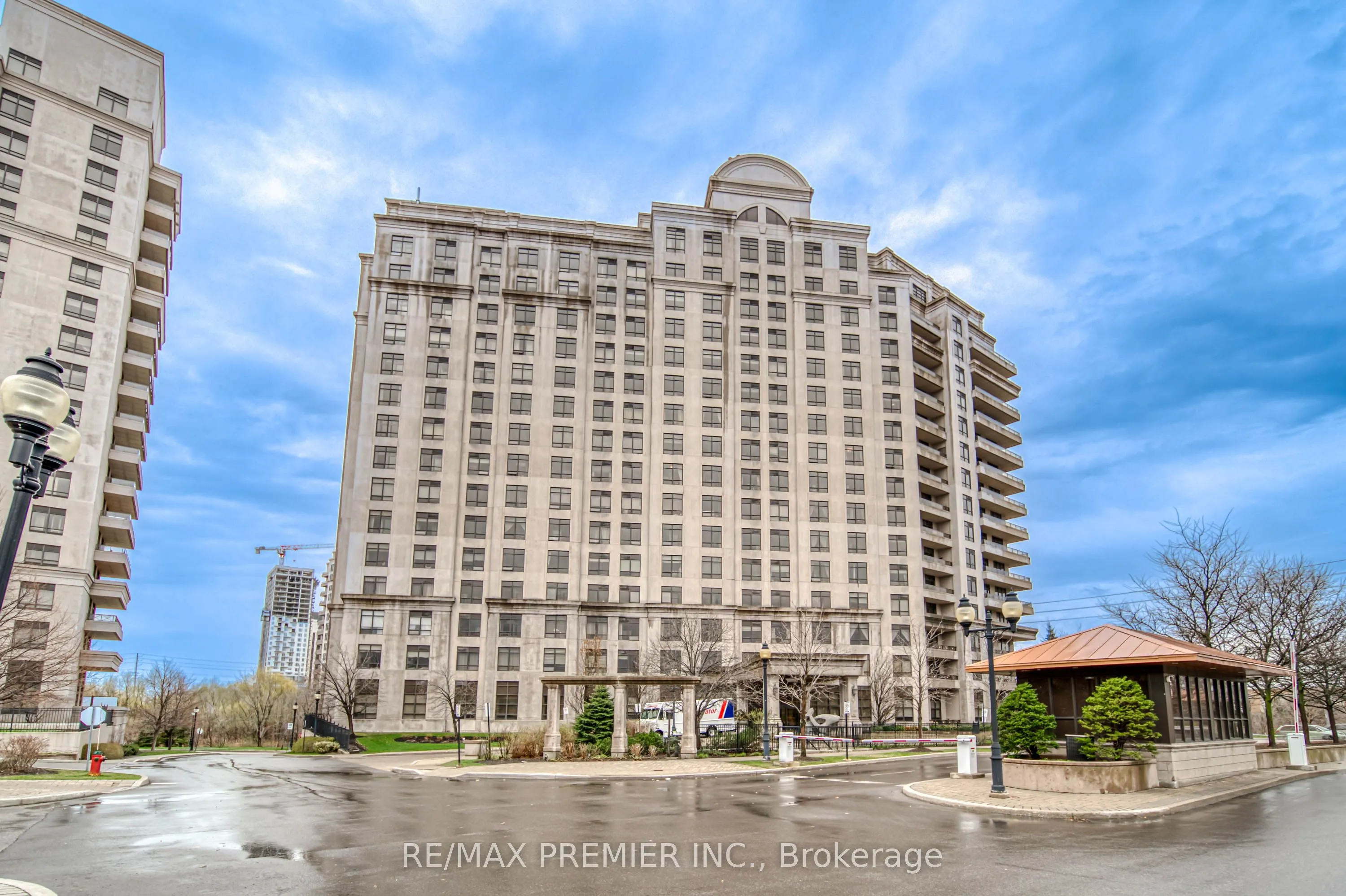 9235 Jane Street, #1201
