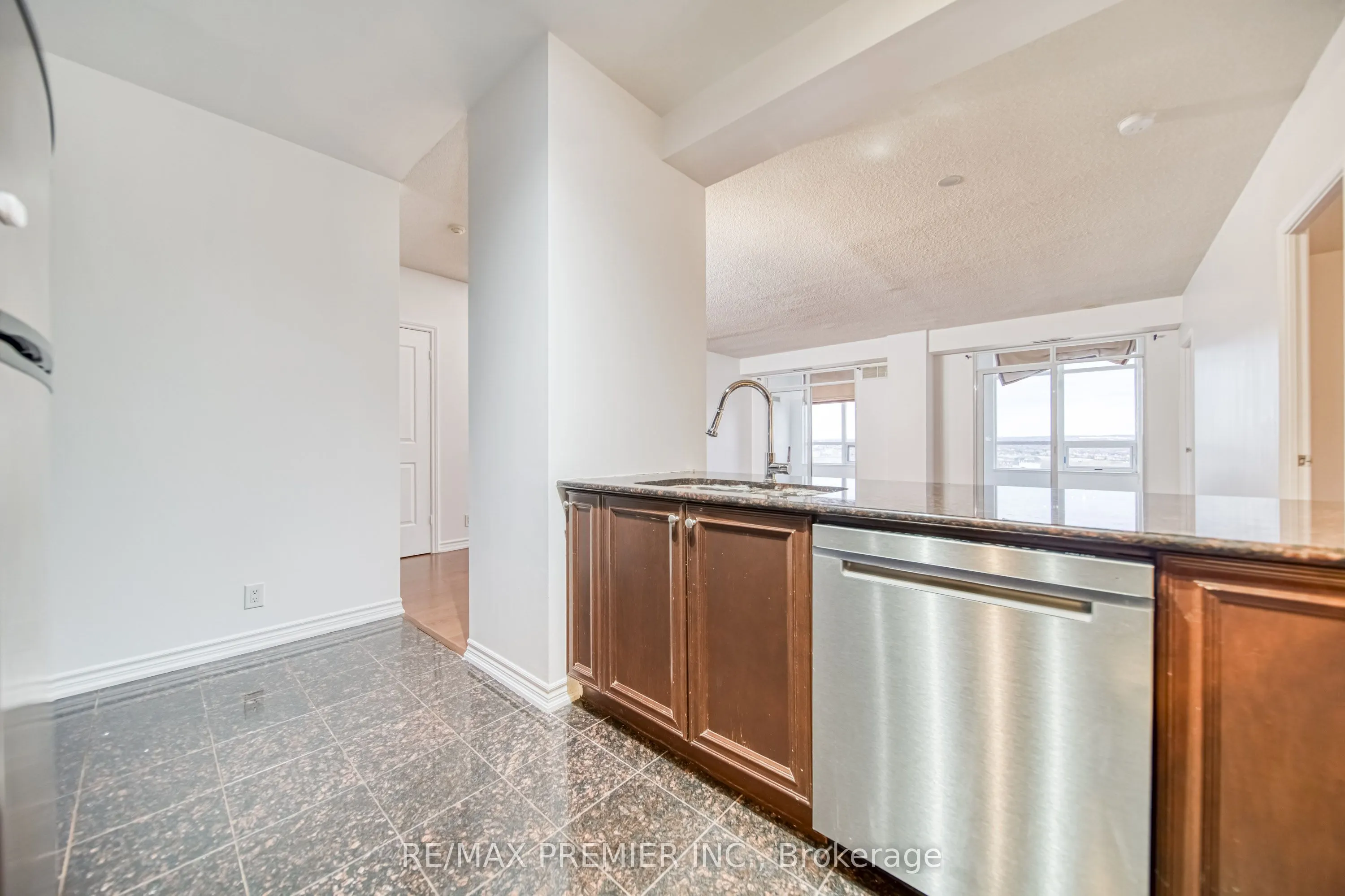 9235 Jane Street, #1201