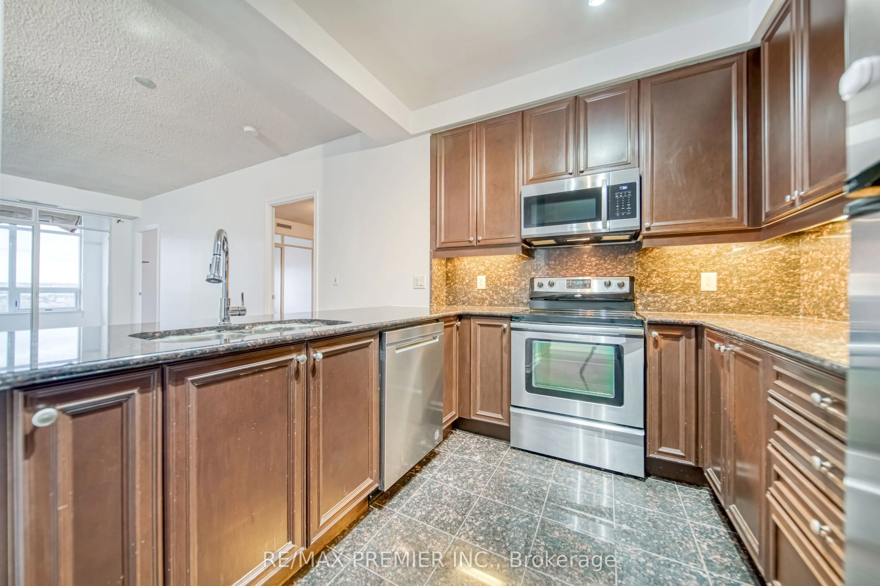 9235 Jane Street, #1201
