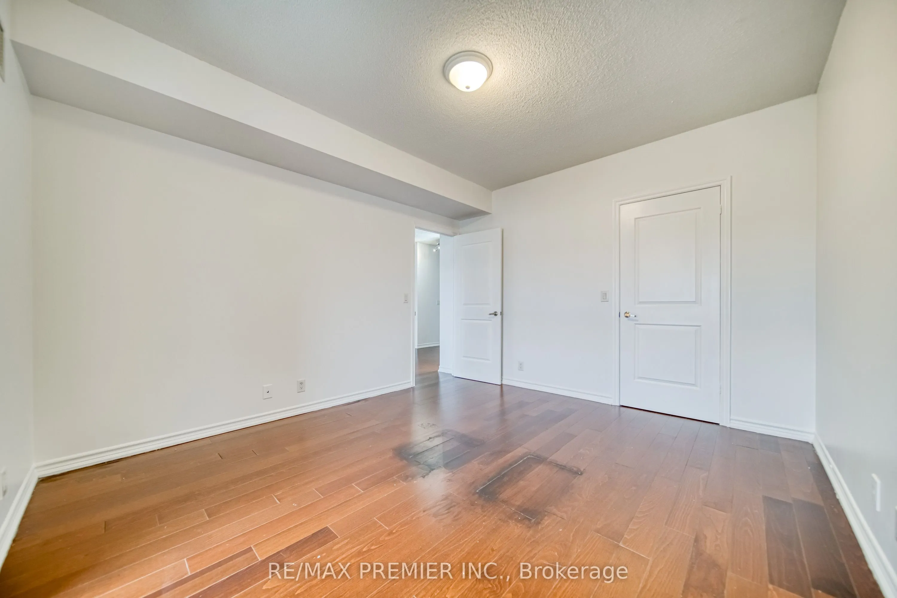 9235 Jane Street, #1201