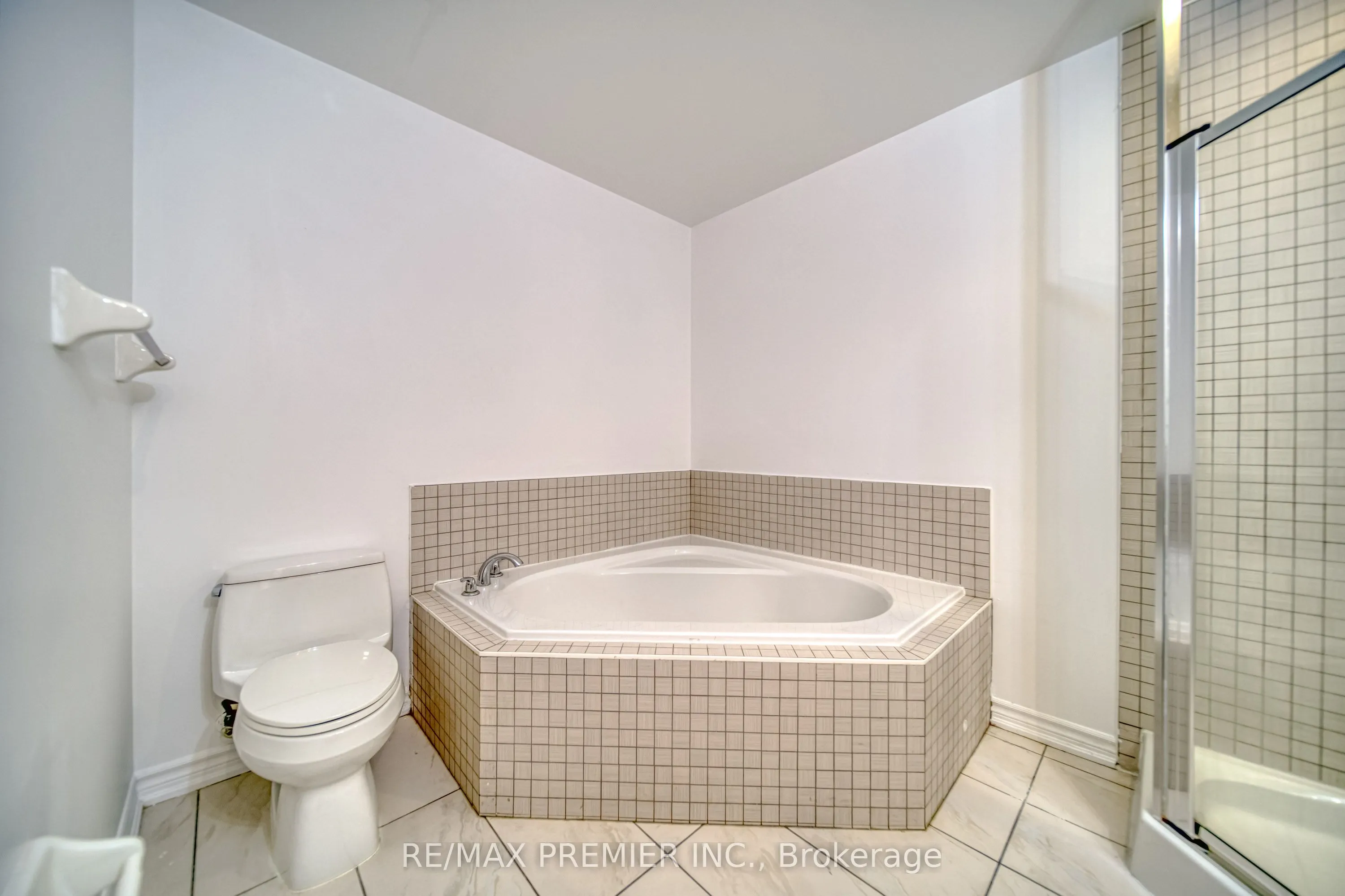 9235 Jane Street, #1201