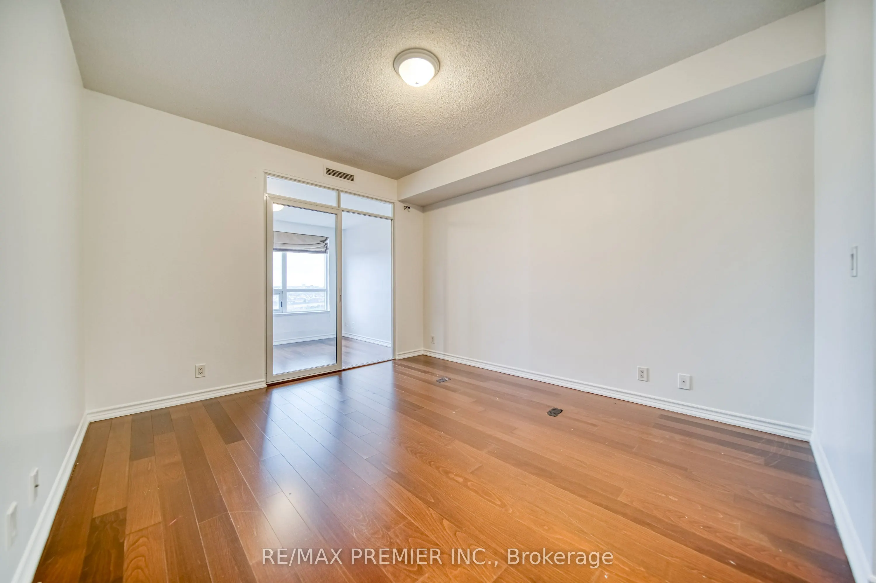 9235 Jane Street, #1201