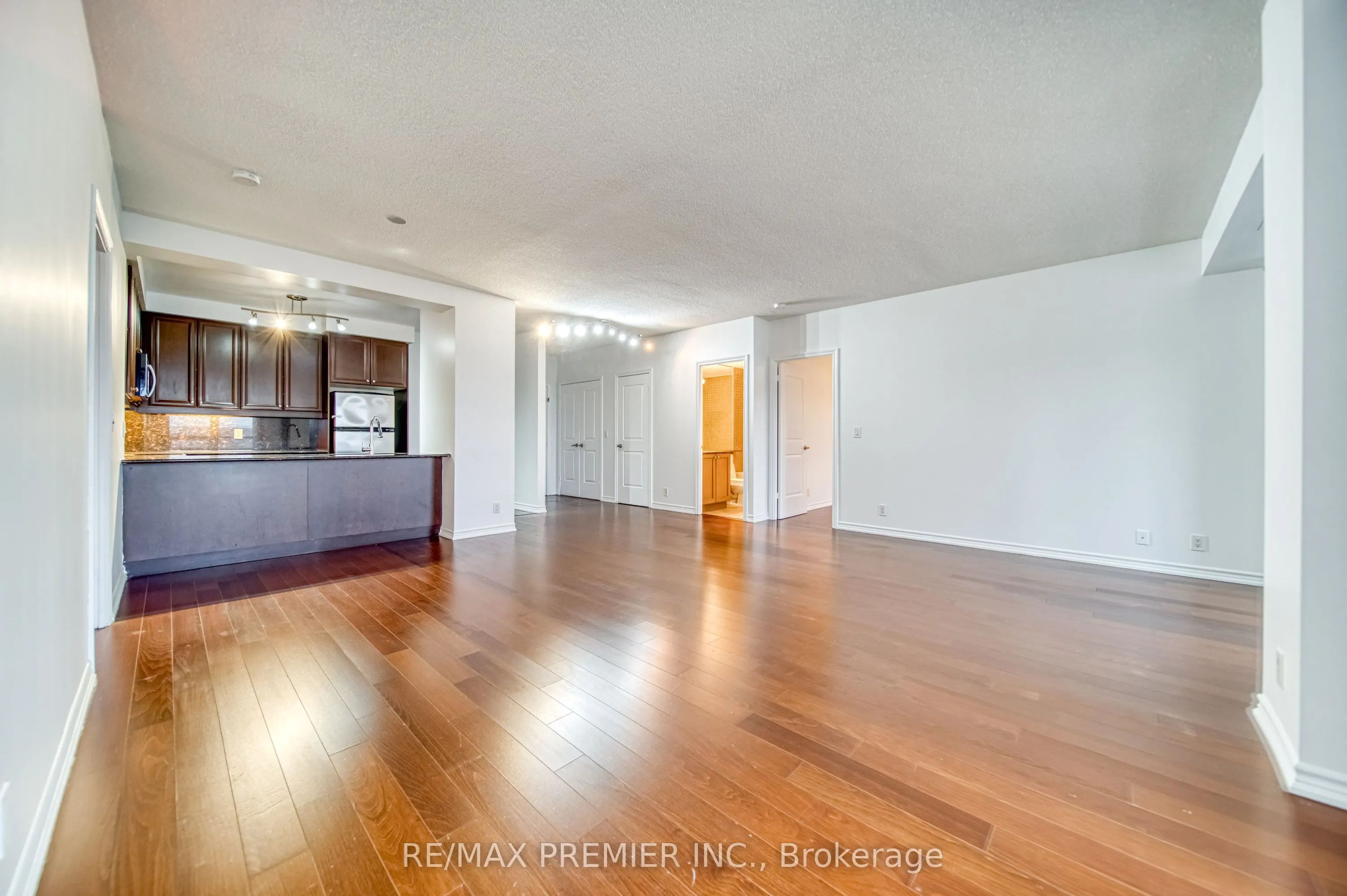 9235 Jane Street, #1201