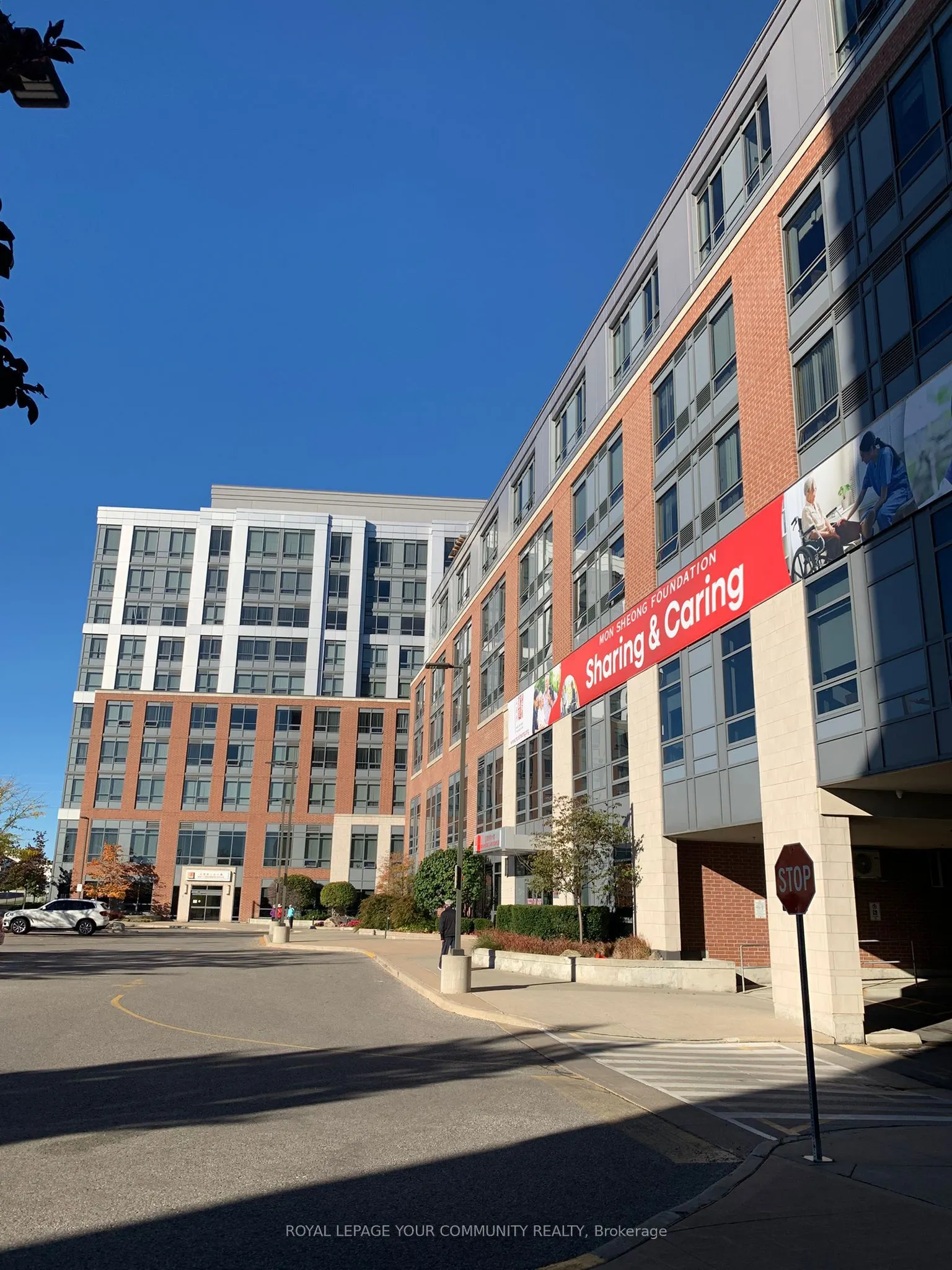 A1020 - 11211 Yonge Street, #20