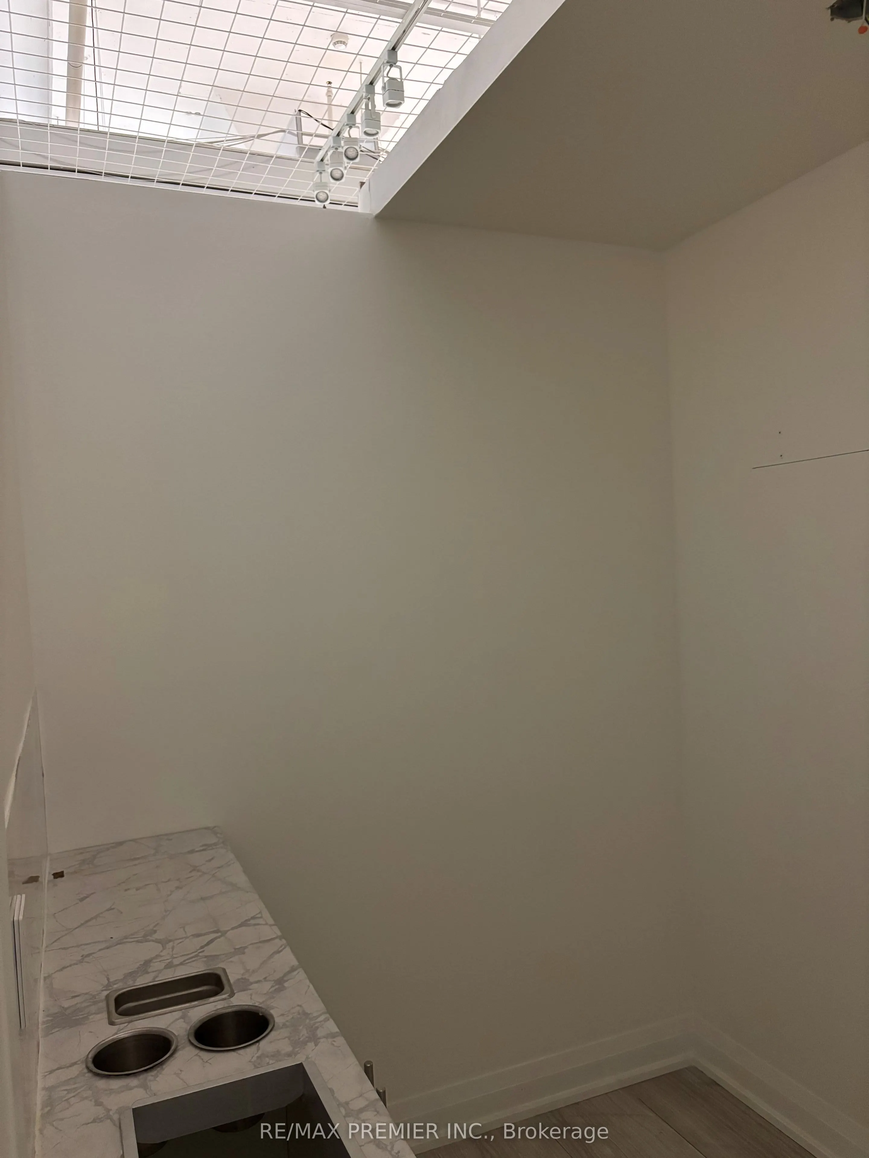 7181 Yonge Street, #44