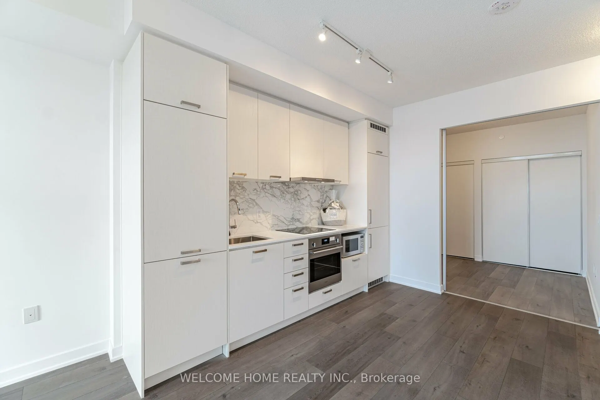 38 Honeycrisp Crescent, #1019