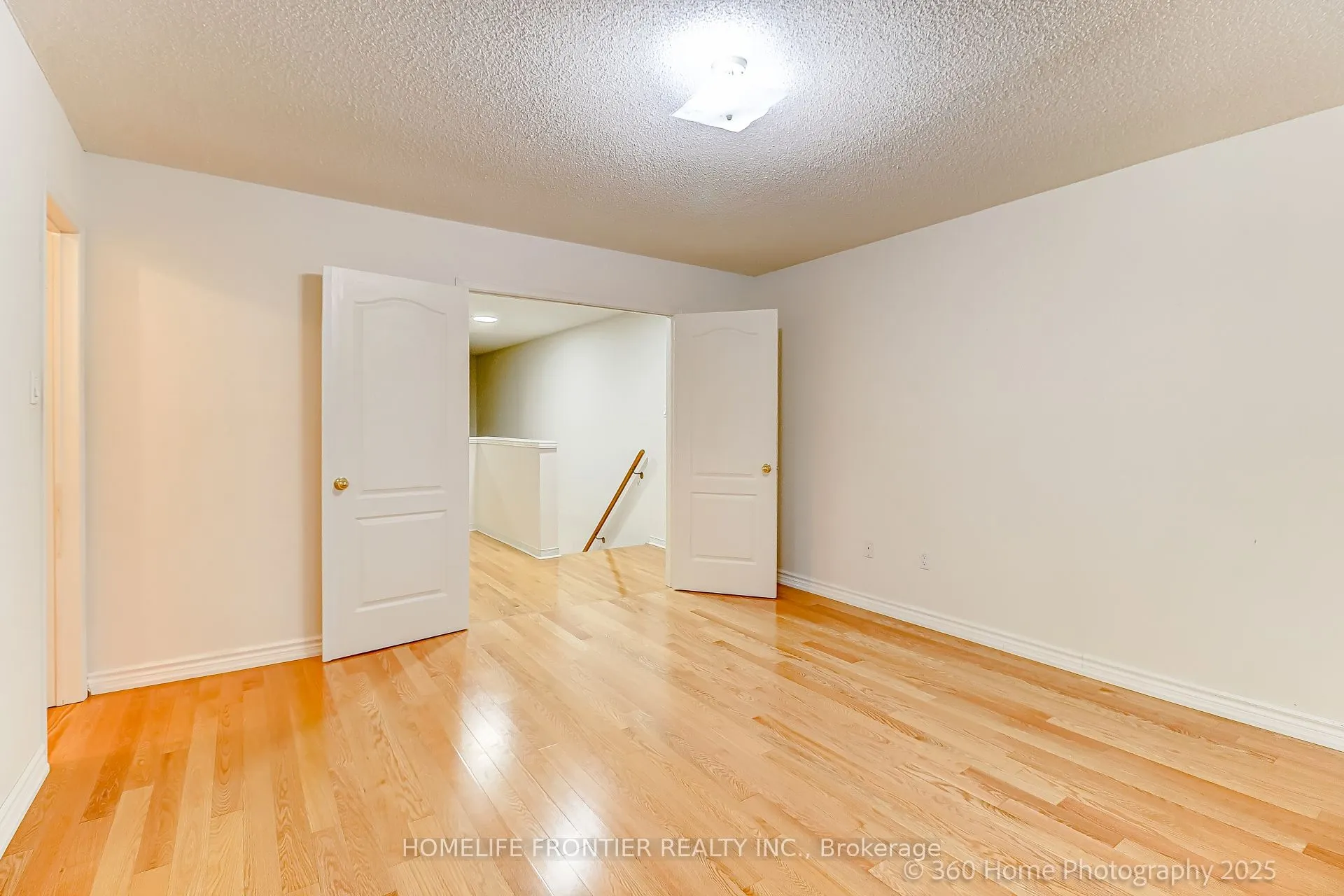211 Kayla Crescent
