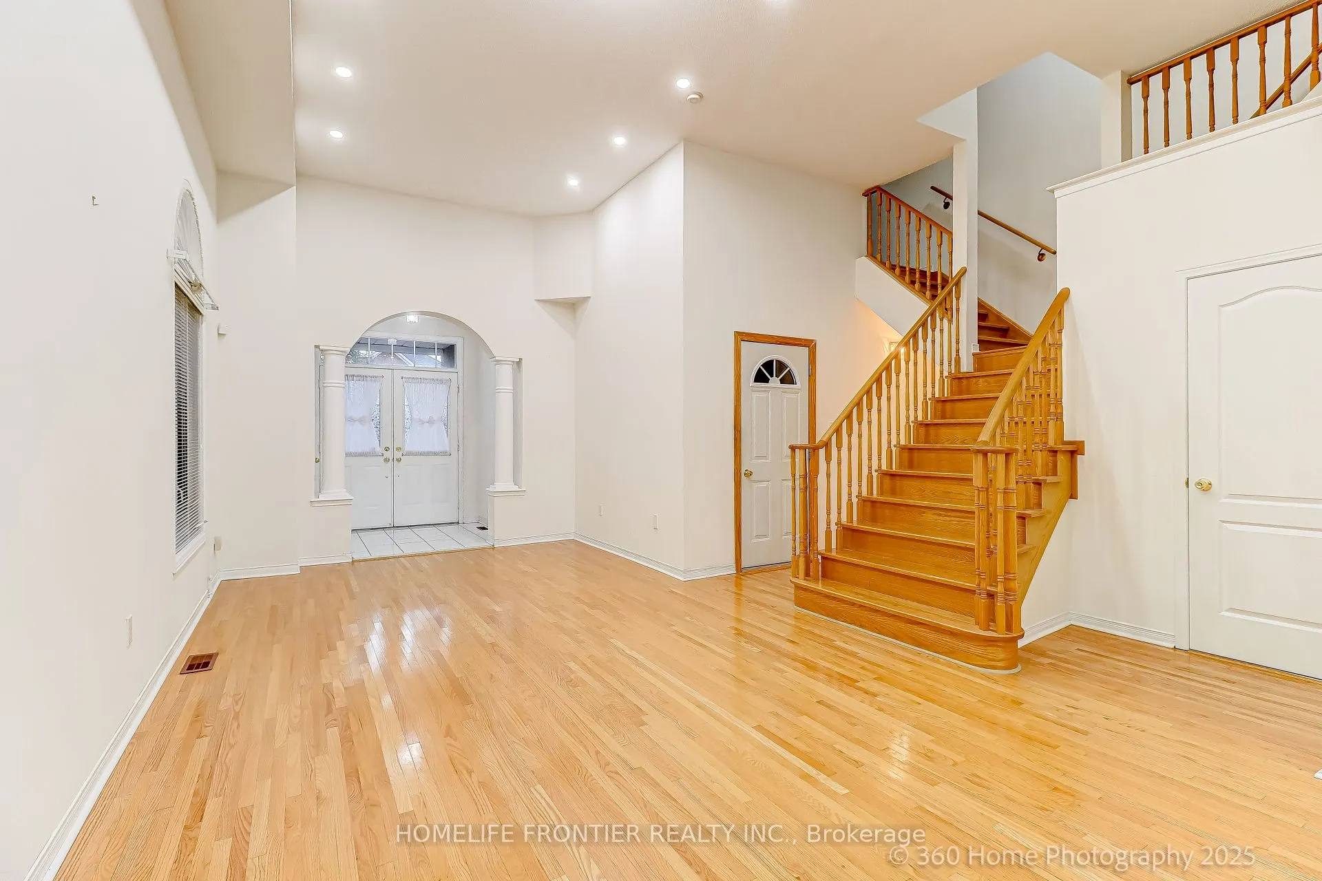211 Kayla Crescent