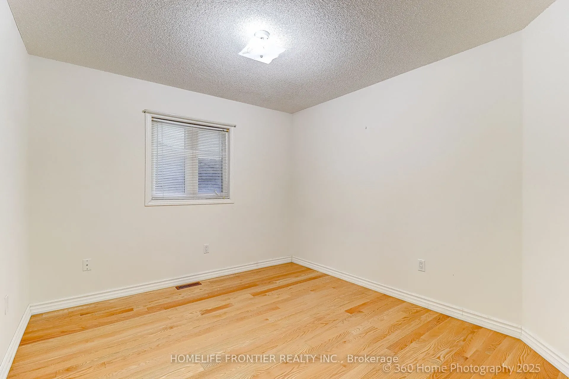 211 Kayla Crescent