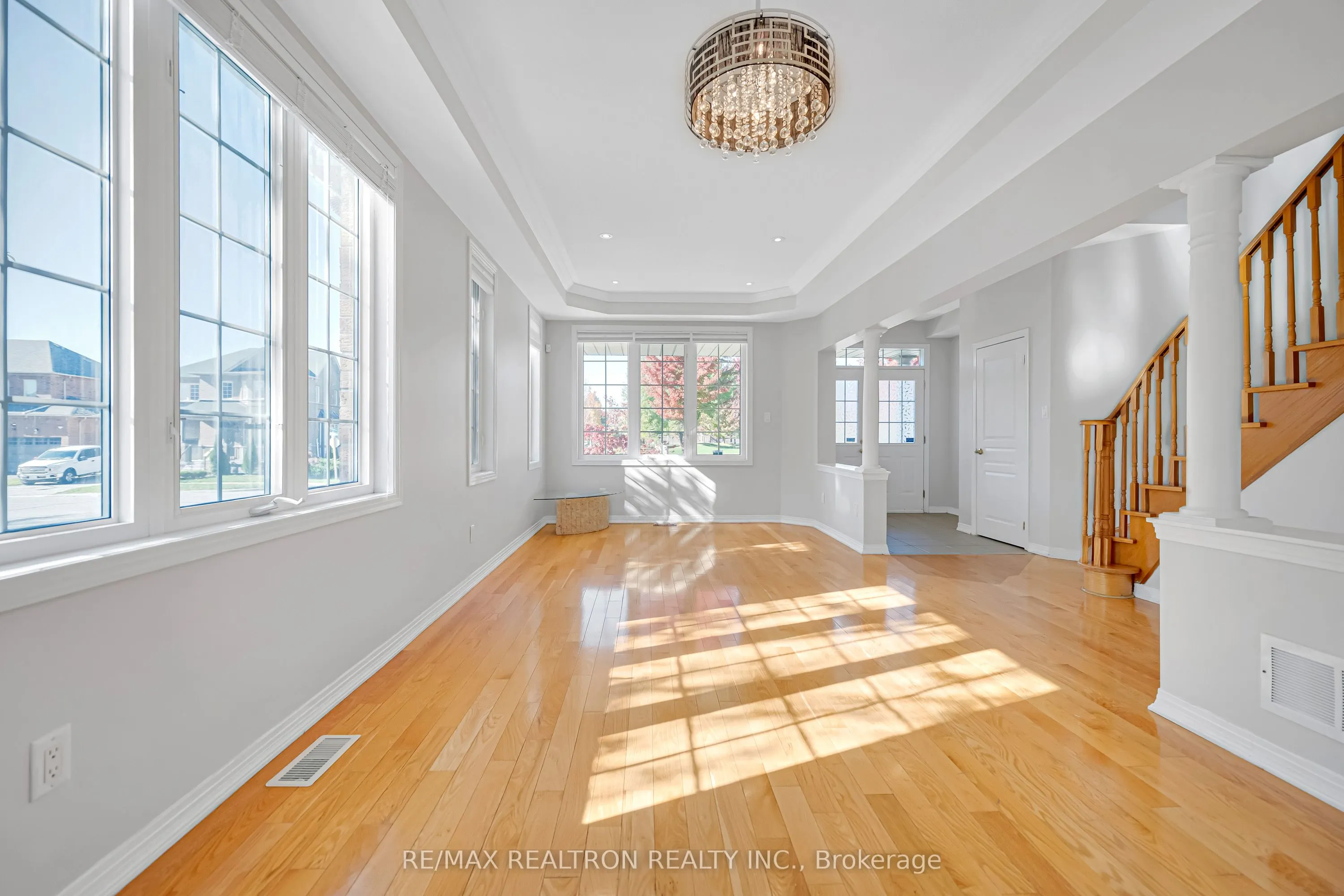 25 Nichols Boulevard
