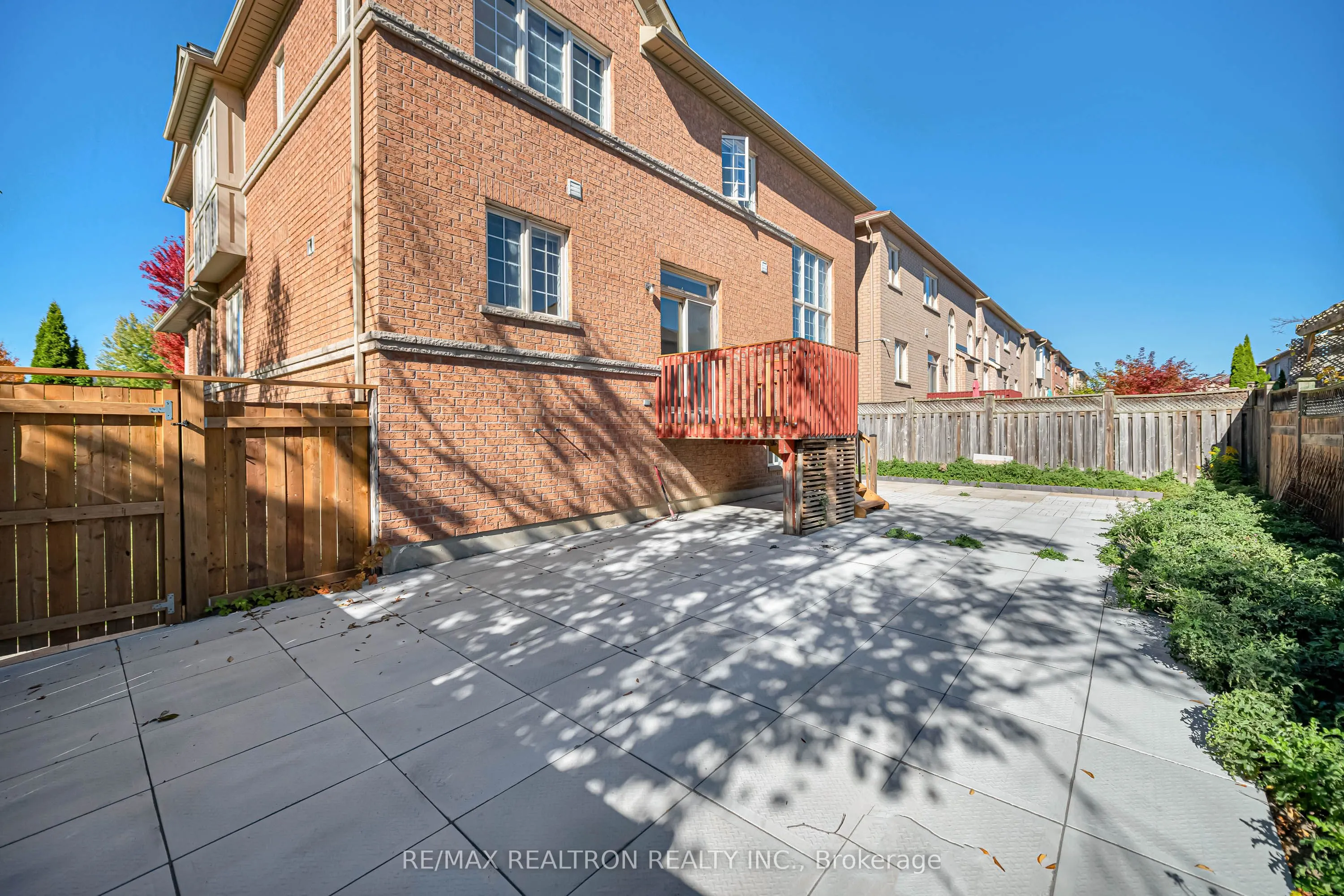 25 Nichols Boulevard