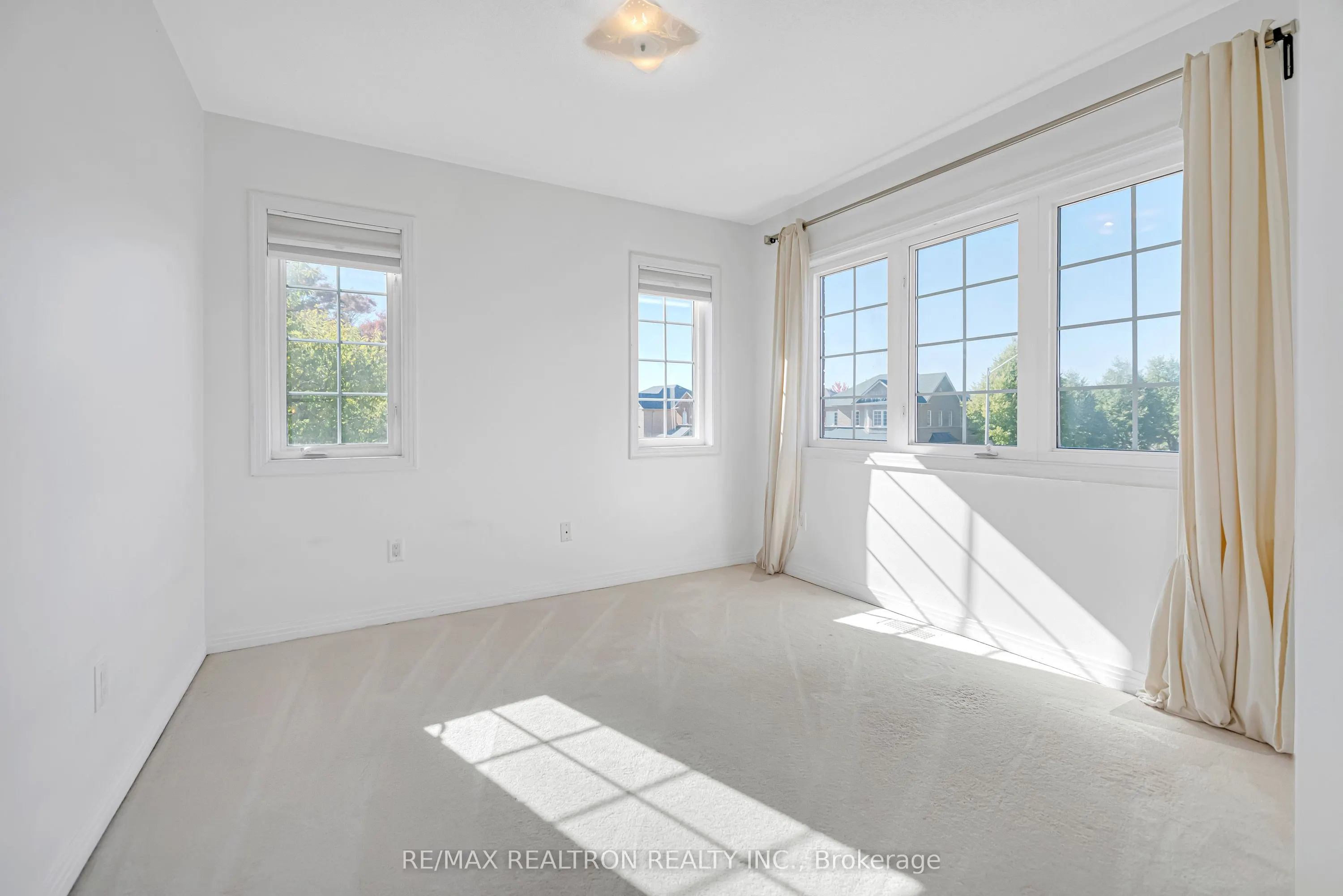 25 Nichols Boulevard