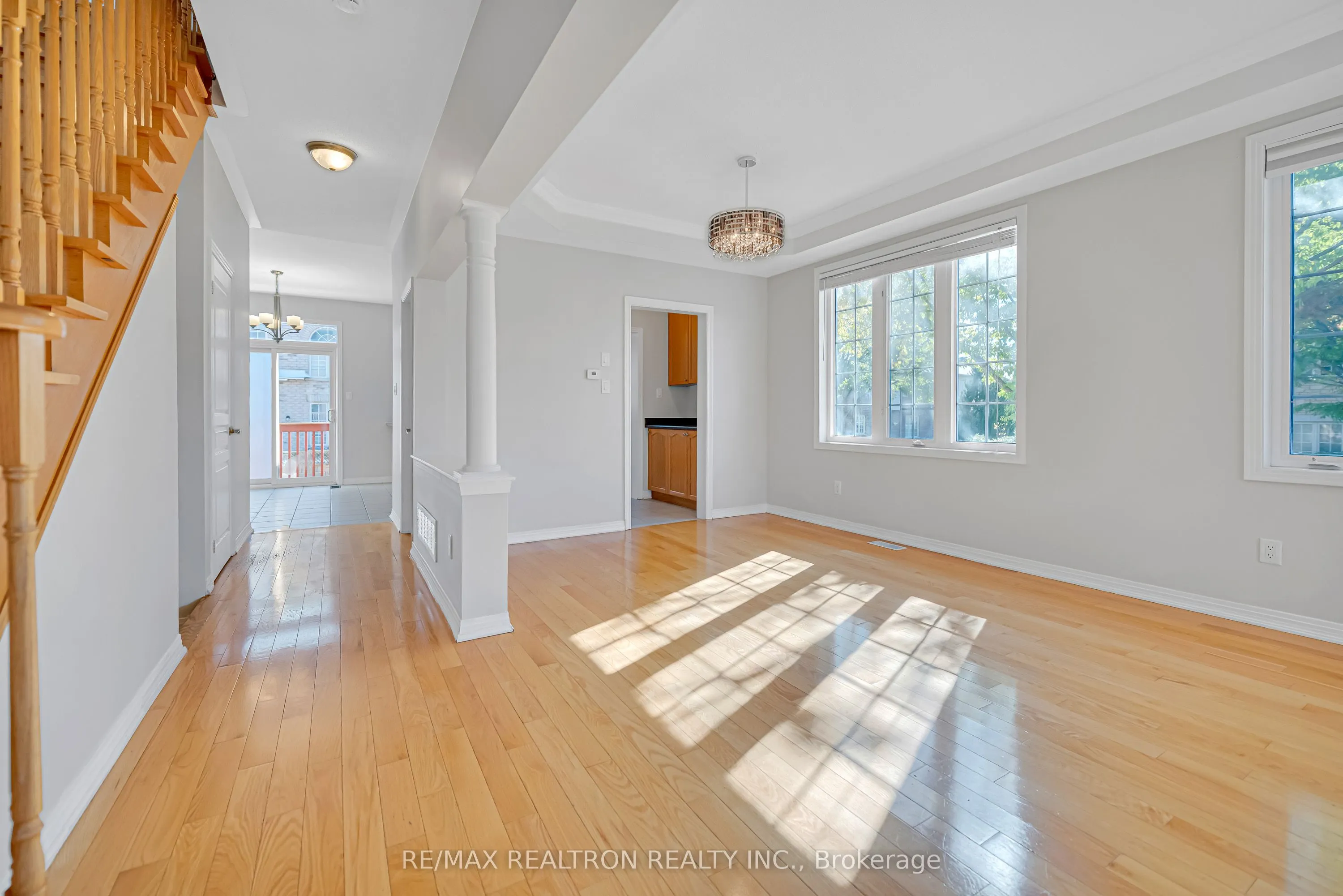 25 Nichols Boulevard