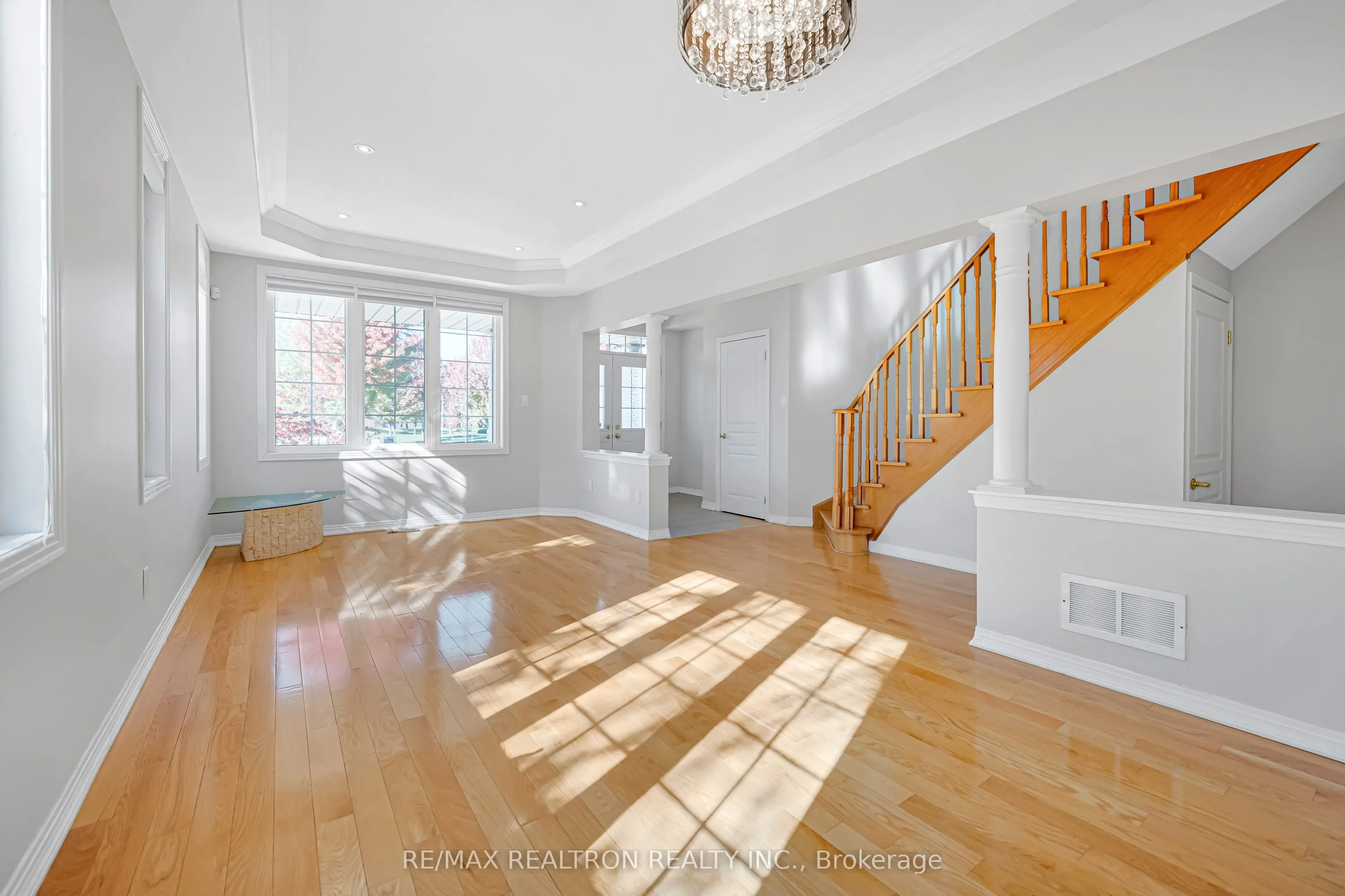 25 Nichols Boulevard