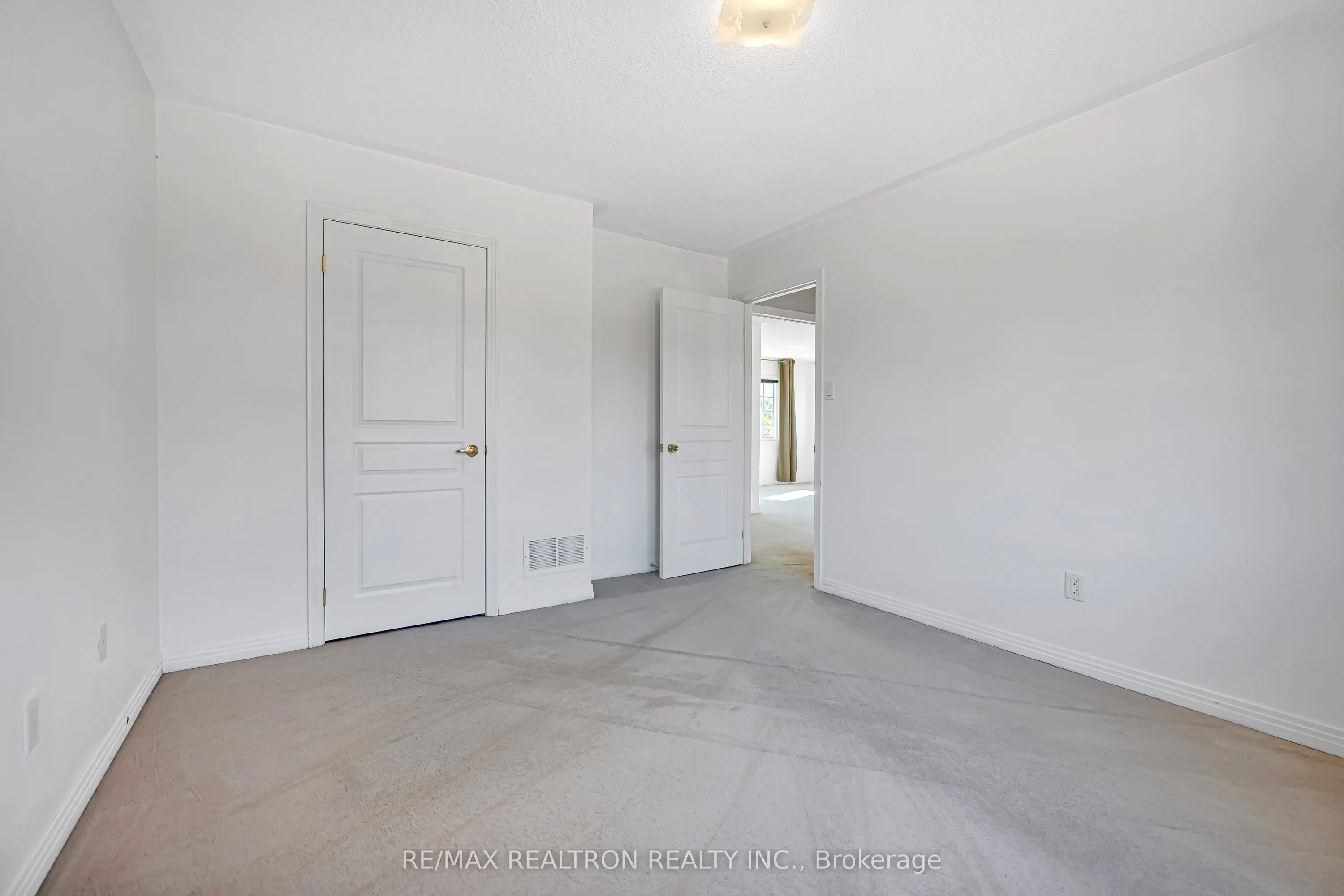 25 Nichols Boulevard