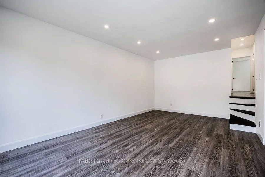 47 Newbury Drive