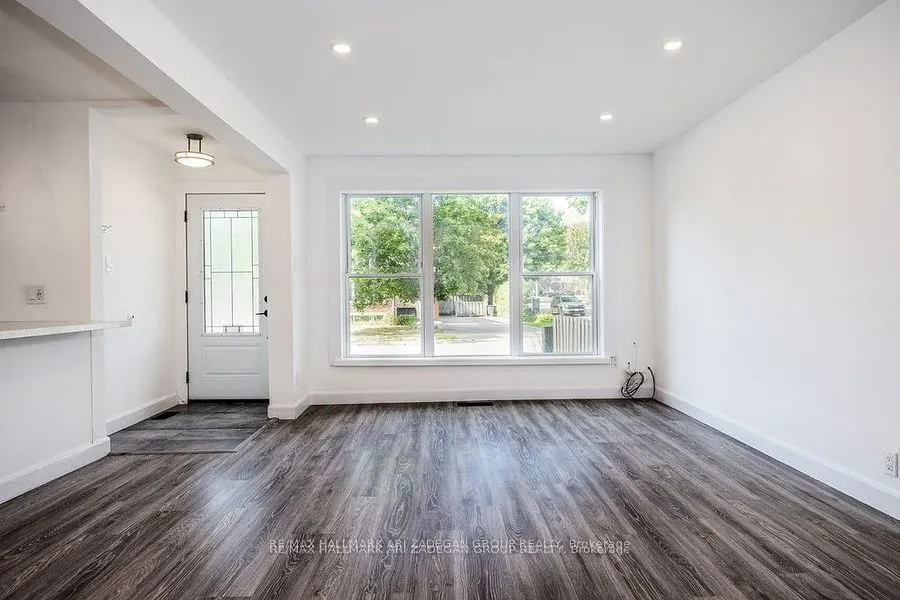 47 Newbury Drive