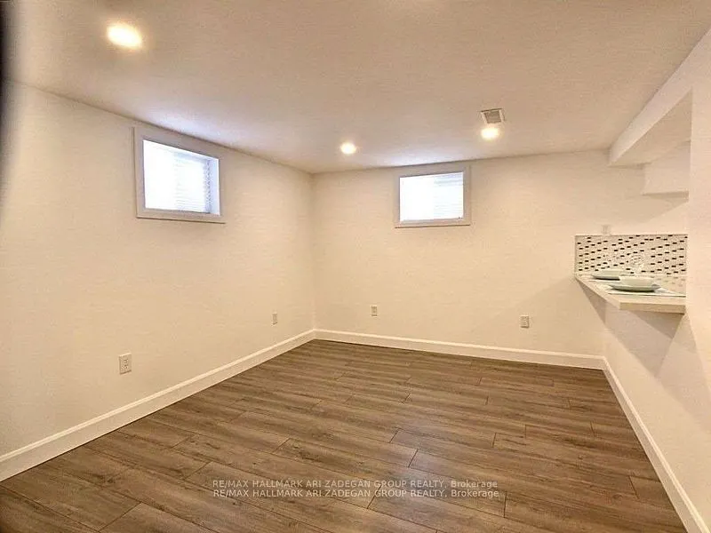 47 Newbury Drive