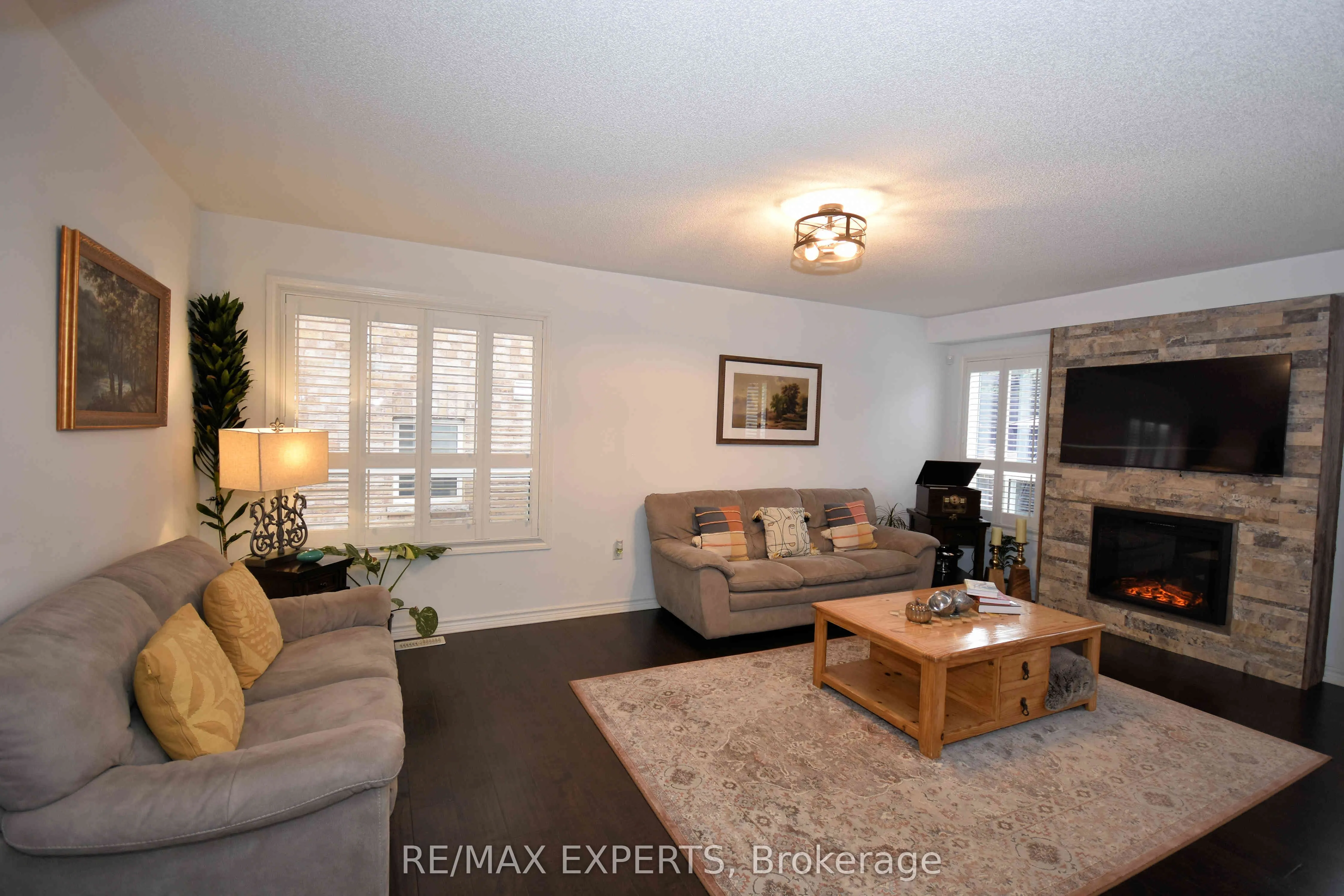 136 Donald Stewart Crescent