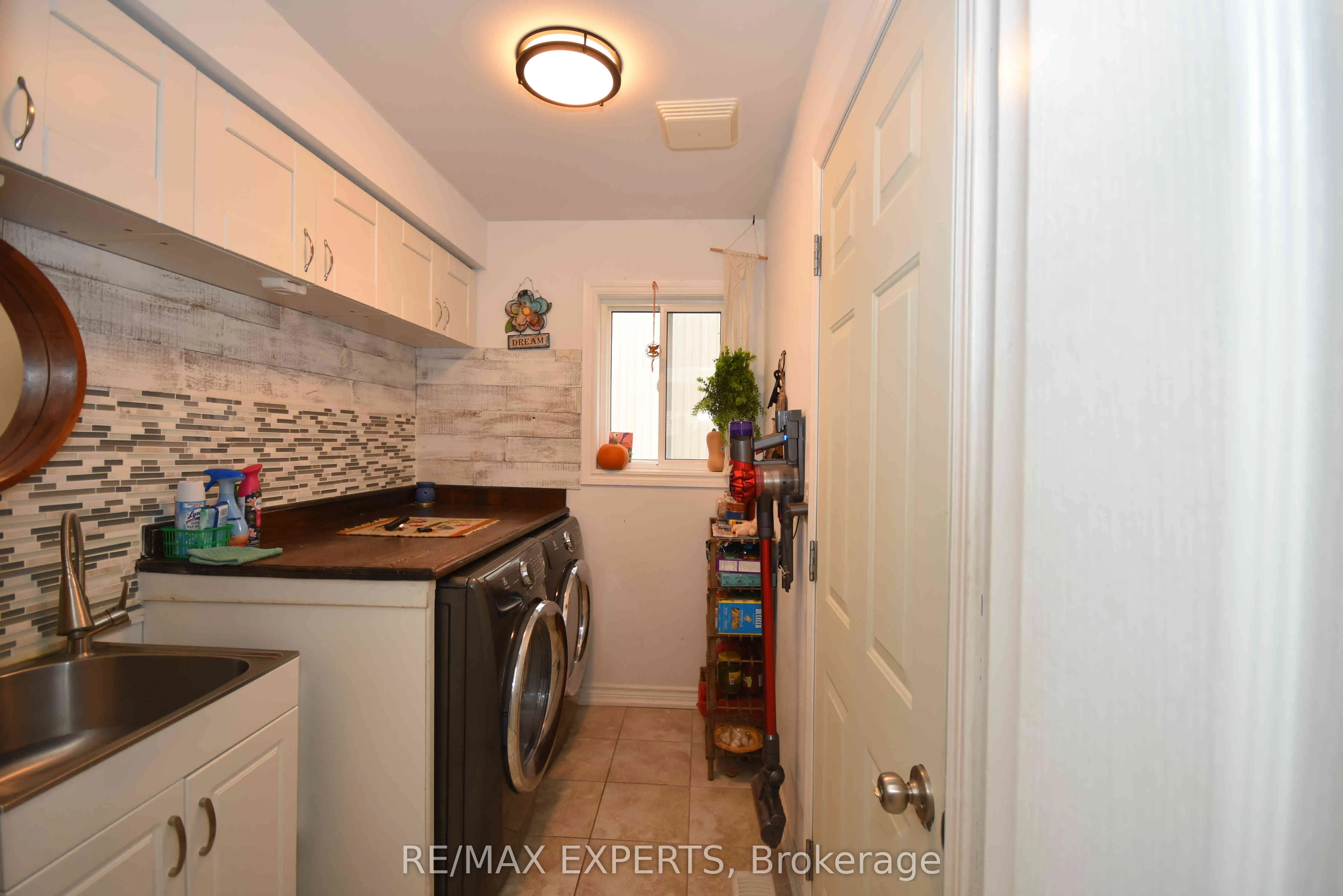 136 Donald Stewart Crescent