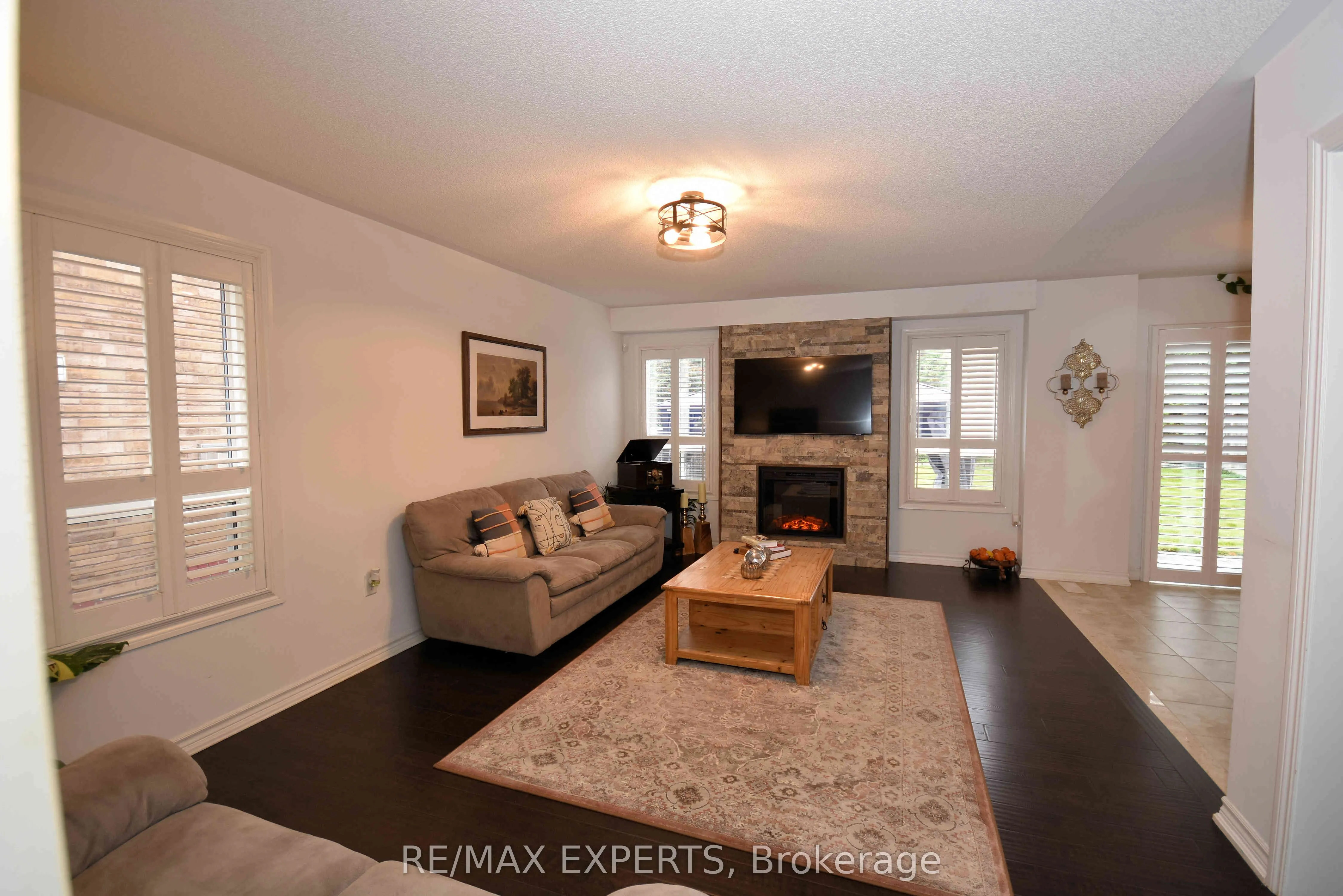 136 Donald Stewart Crescent