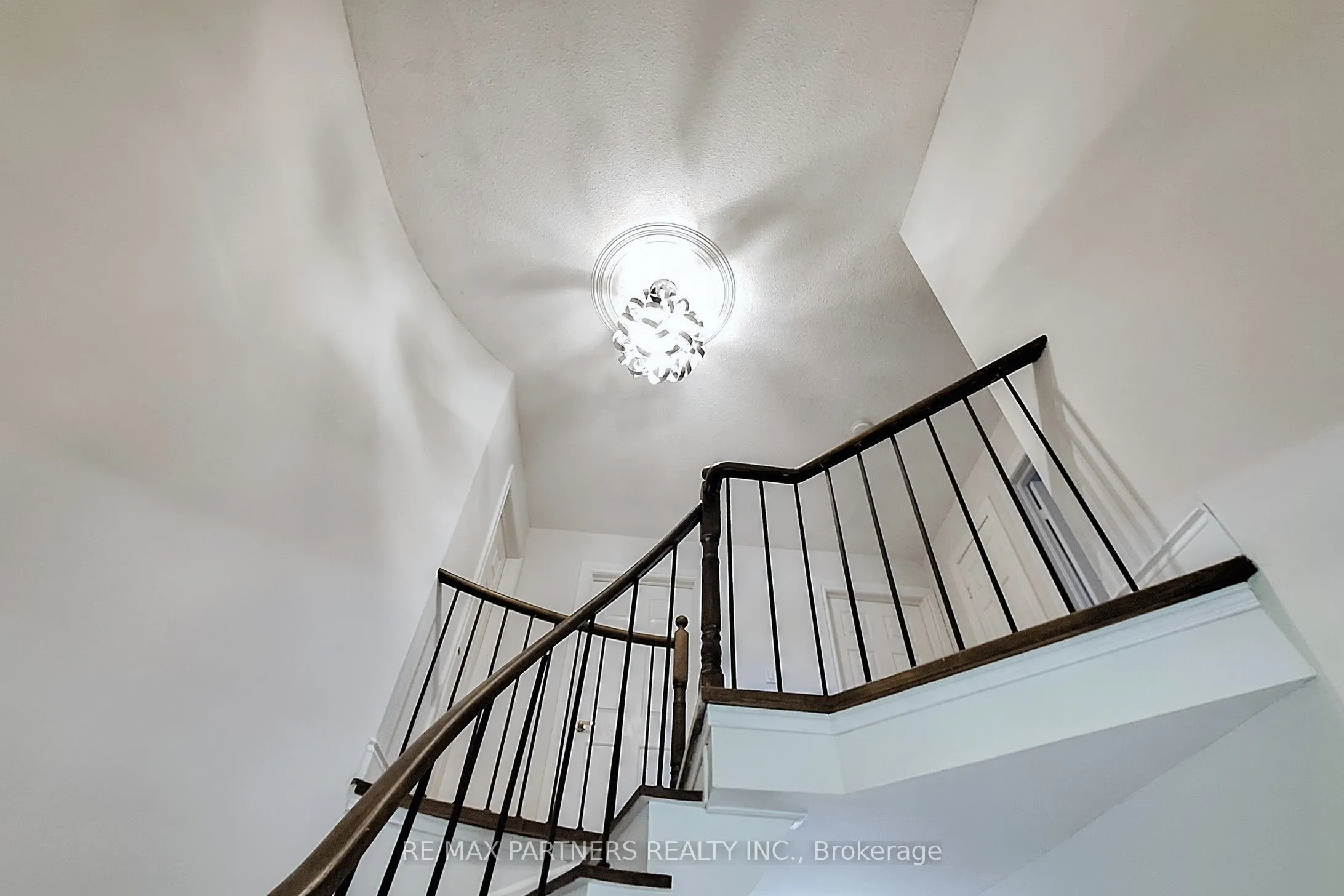 6 Geoffrey Crescent