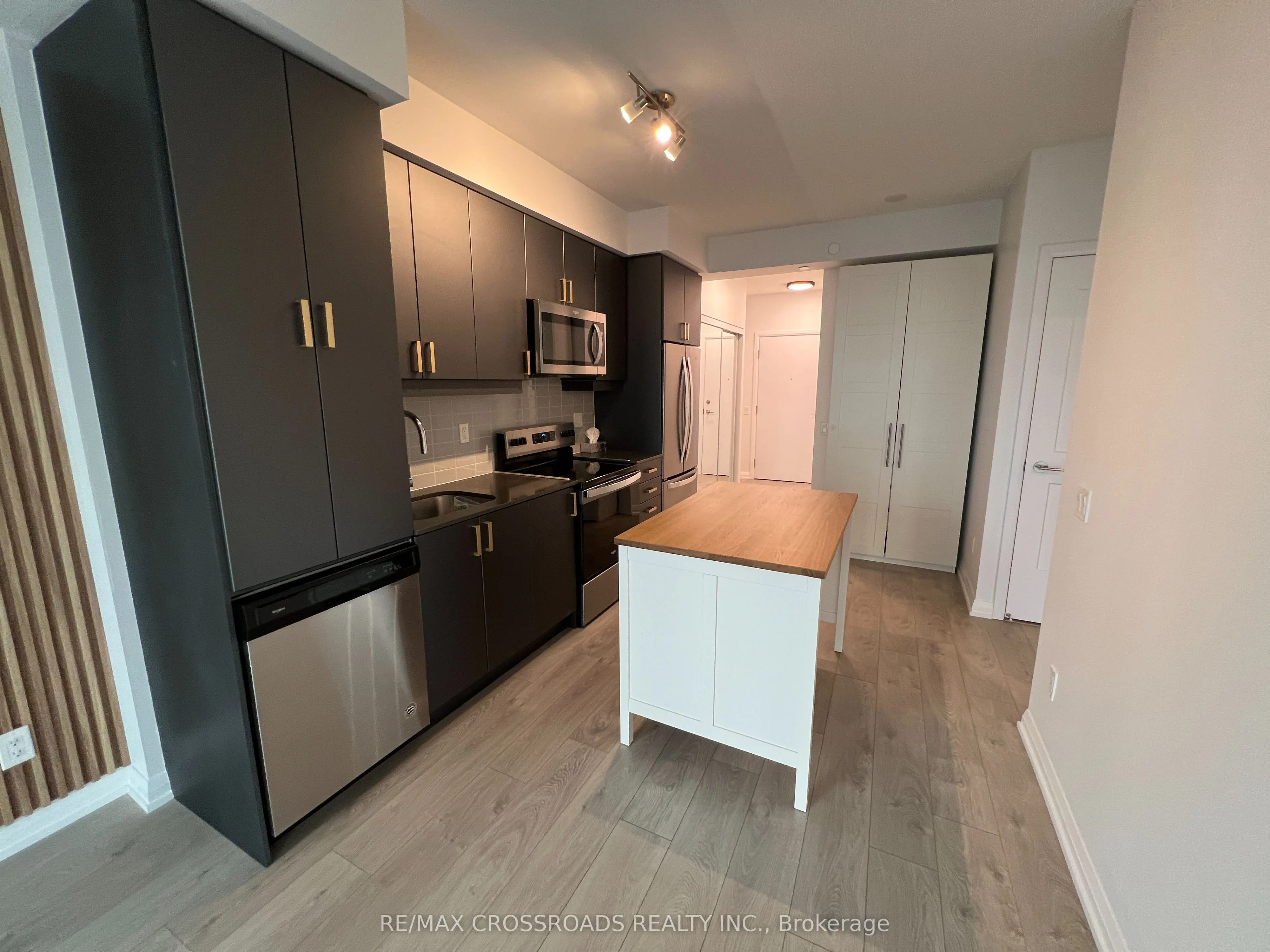 7895 Jane Street, #1110