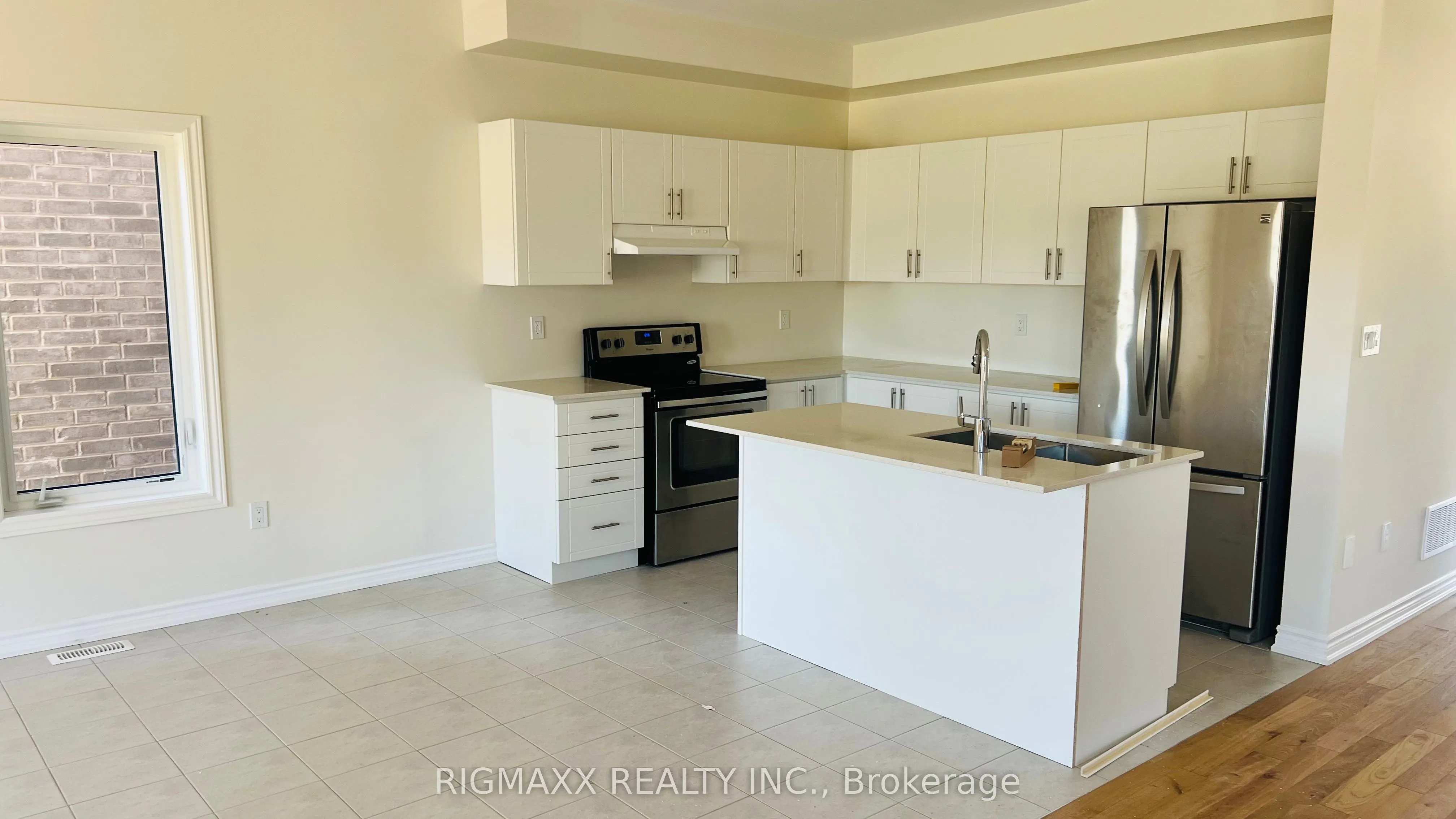 5 Lawrence D. Pridham Avenue